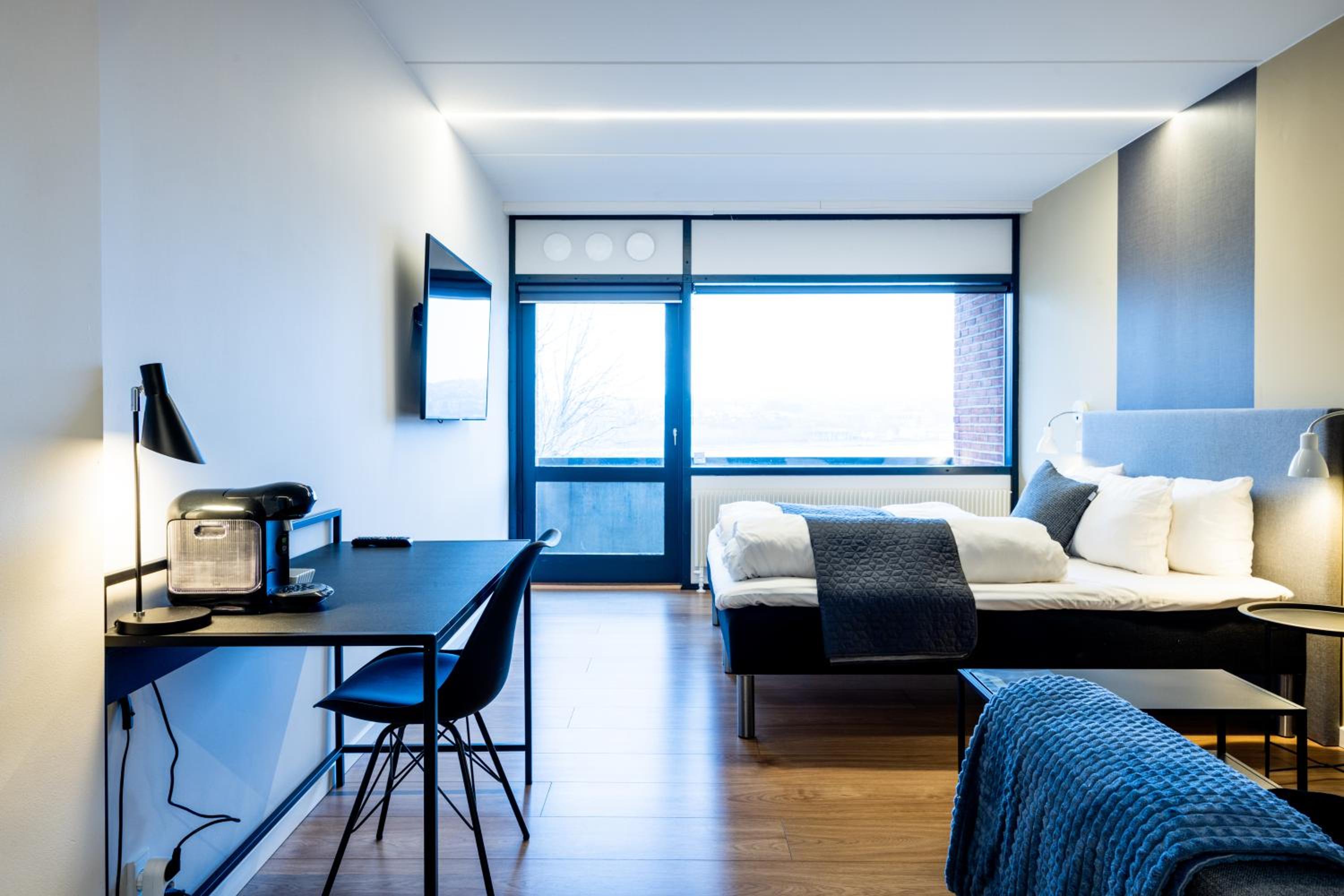 Deluxe Double Room with Balcony photo 1