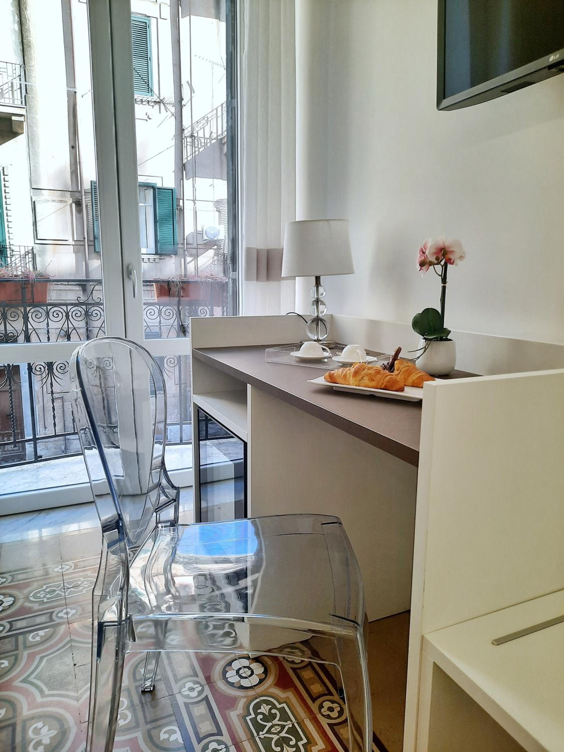 Deluxe Double Room with Balcony - Photo 1