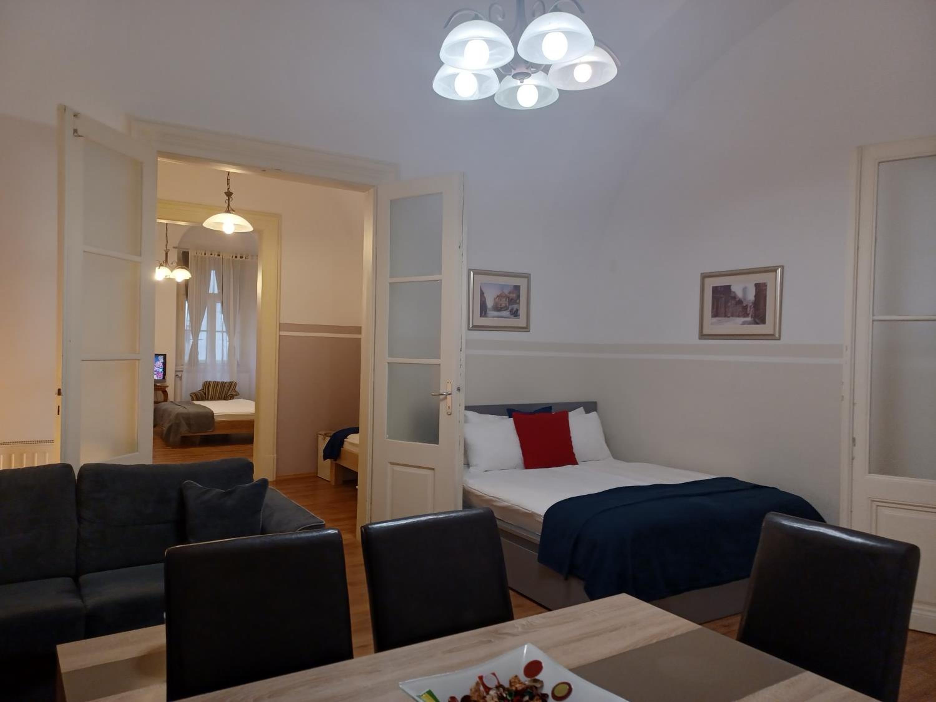 Three-Bedroom Apartment - Photo 9