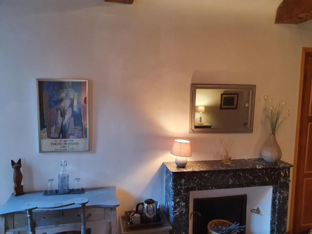 Double Room with Private Bathroom - Photo 4
