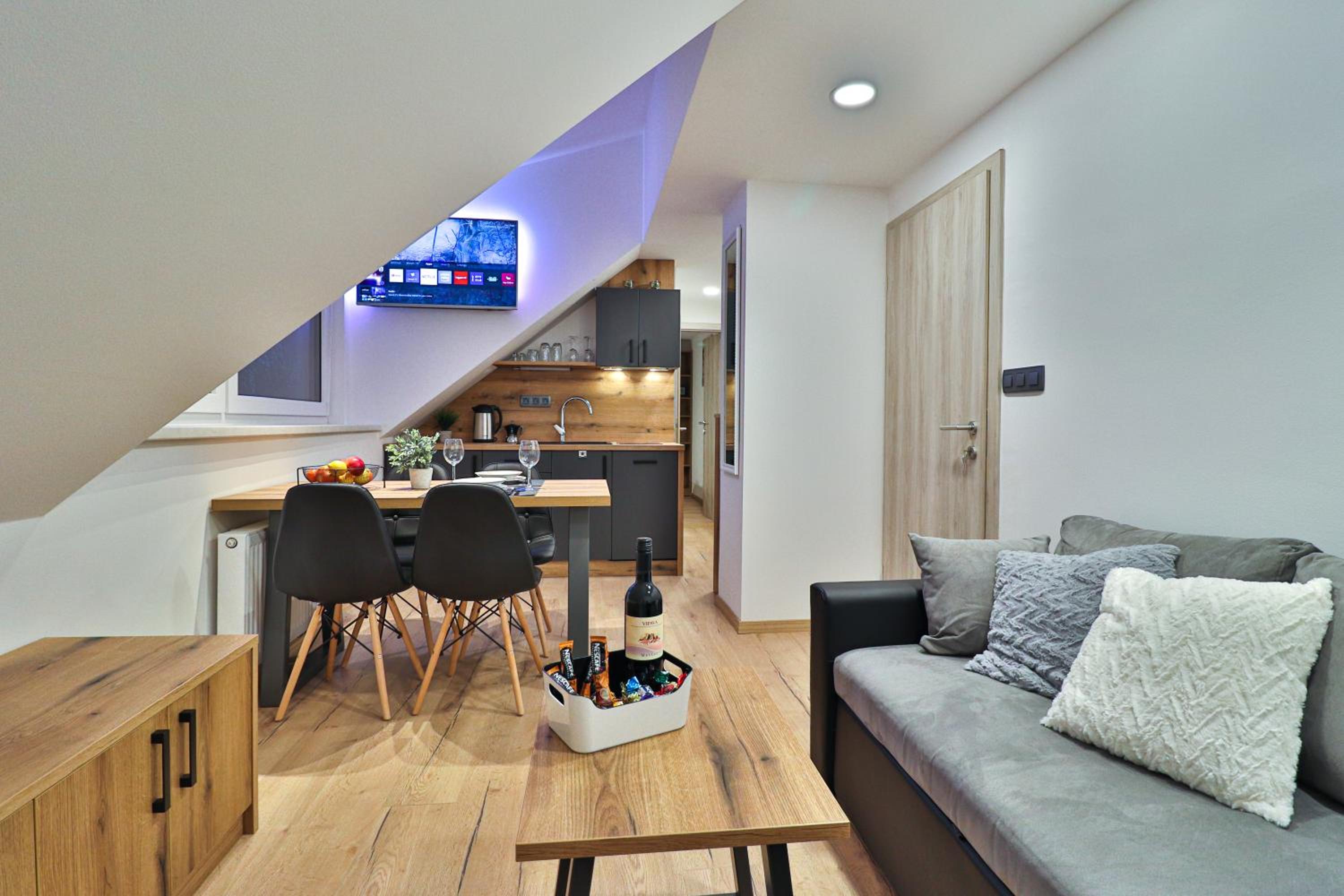Apartment with Mountain View photo 1