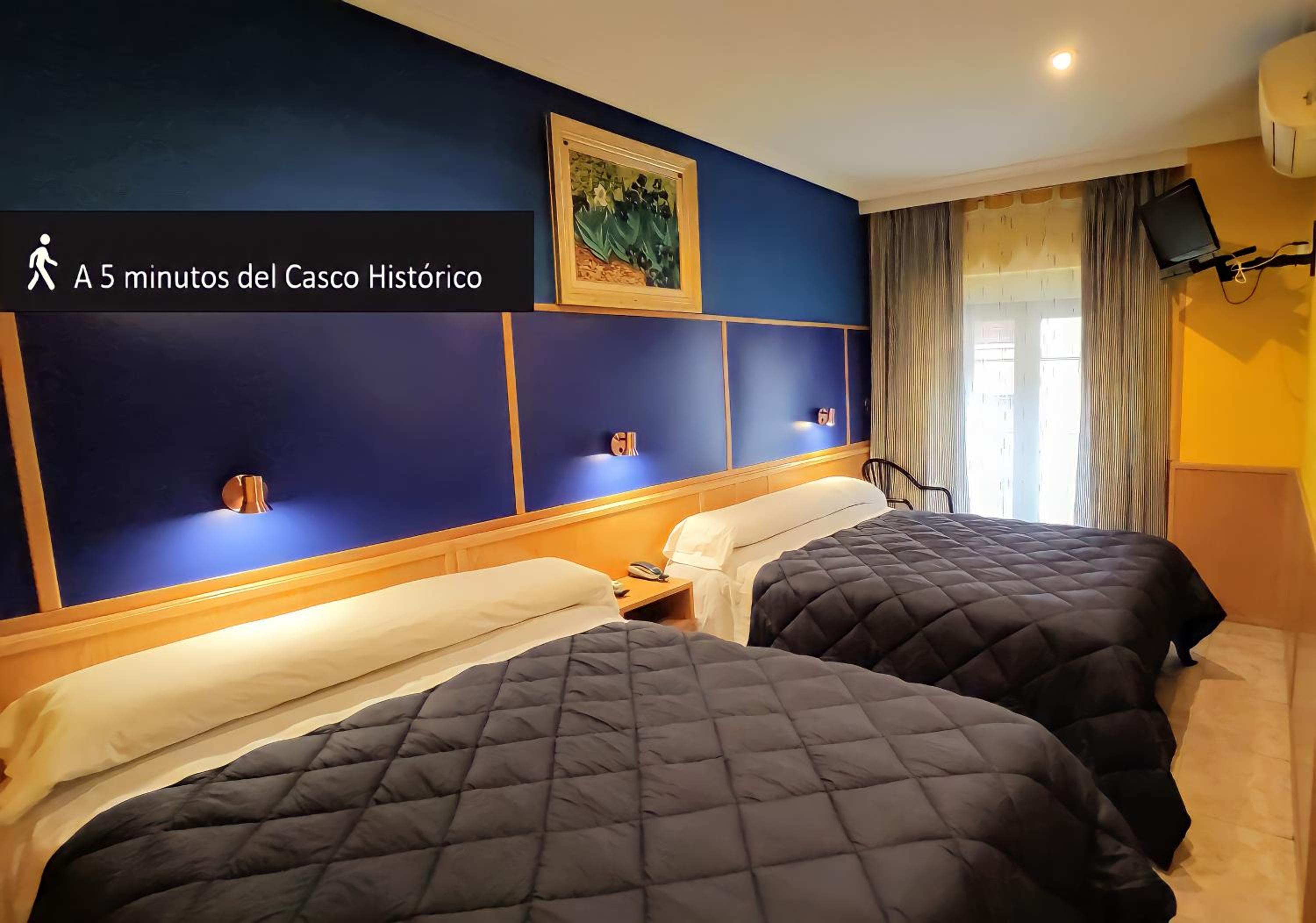 Classic Quadruple Room - Photo 1