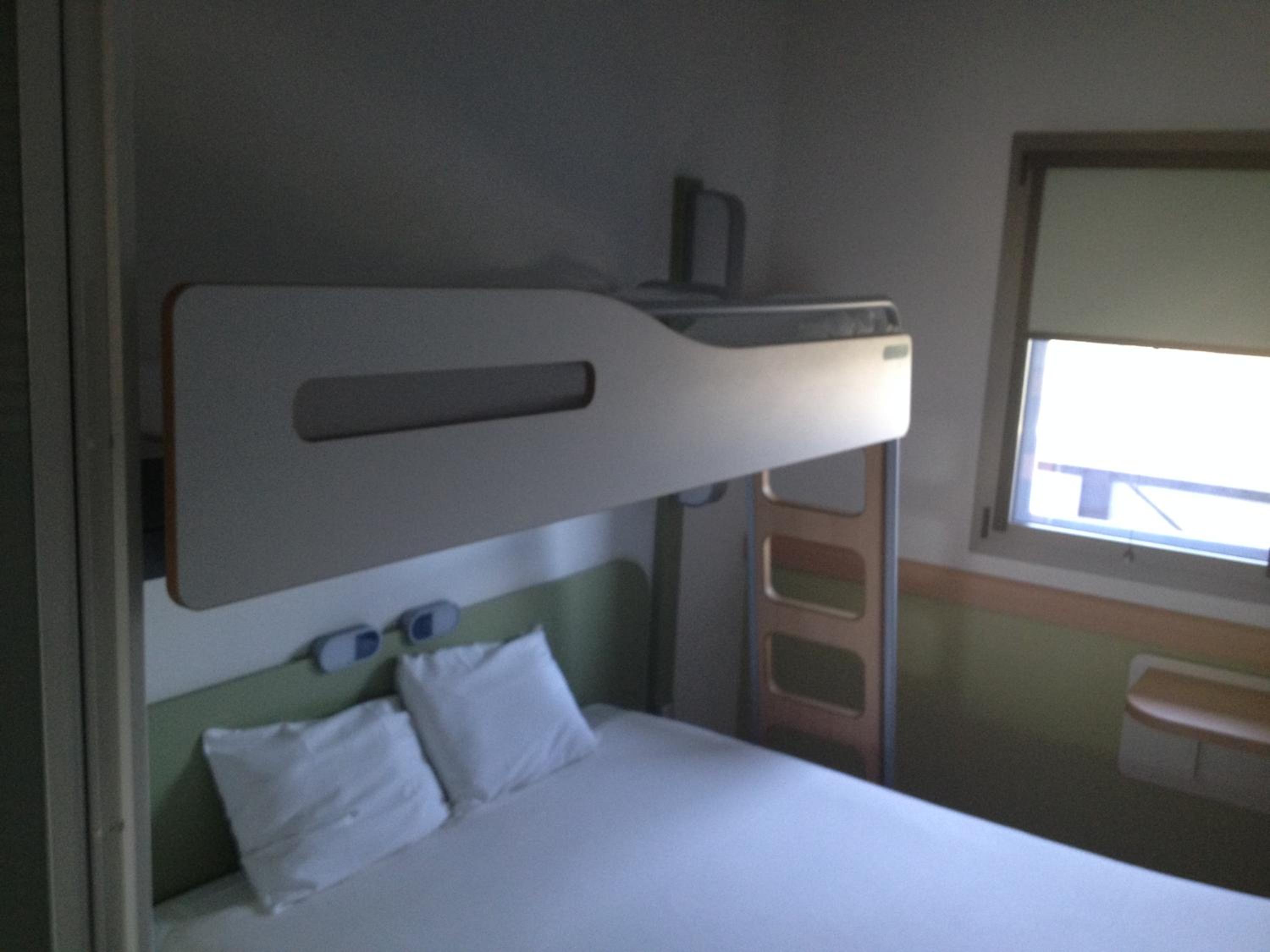 Double Room with Bunk Bed - Photo 6