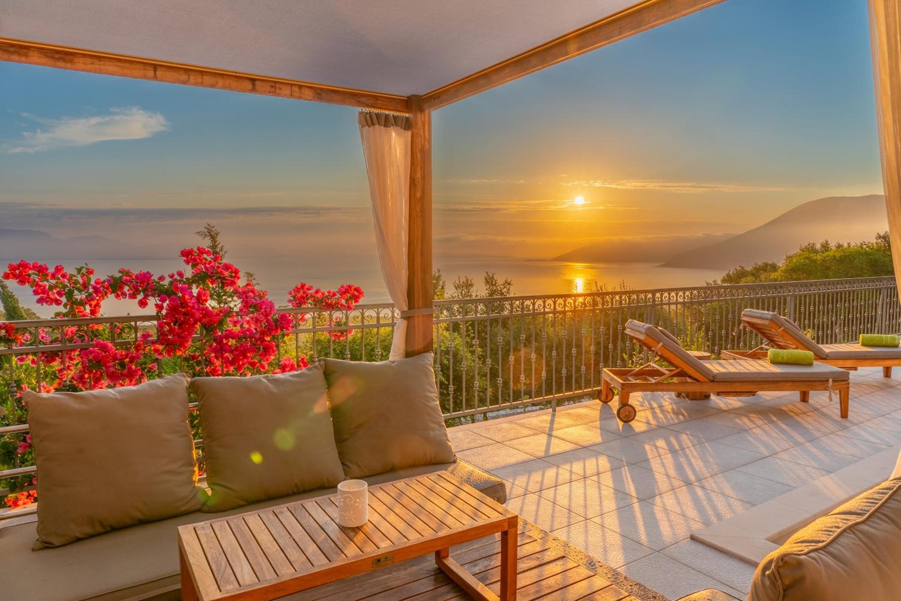 Three-Bedroom Villa photo 2
