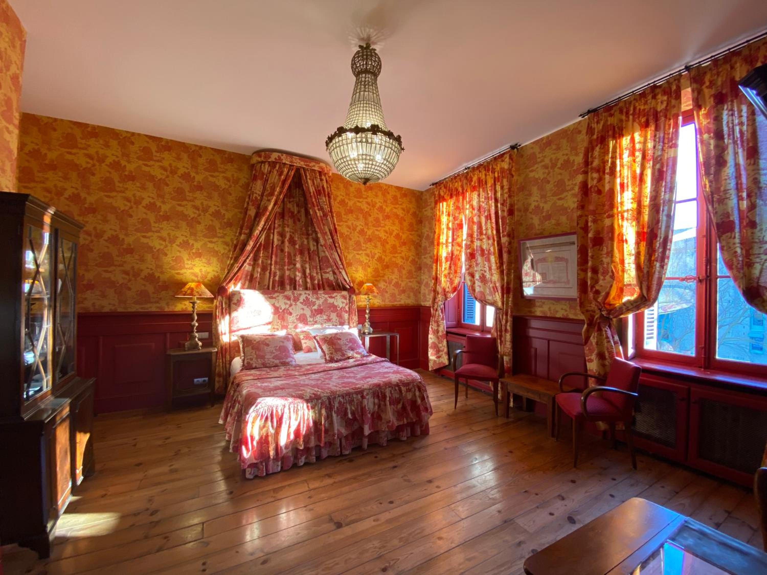 Saint Louis Double Room - Medieval city view photo 1