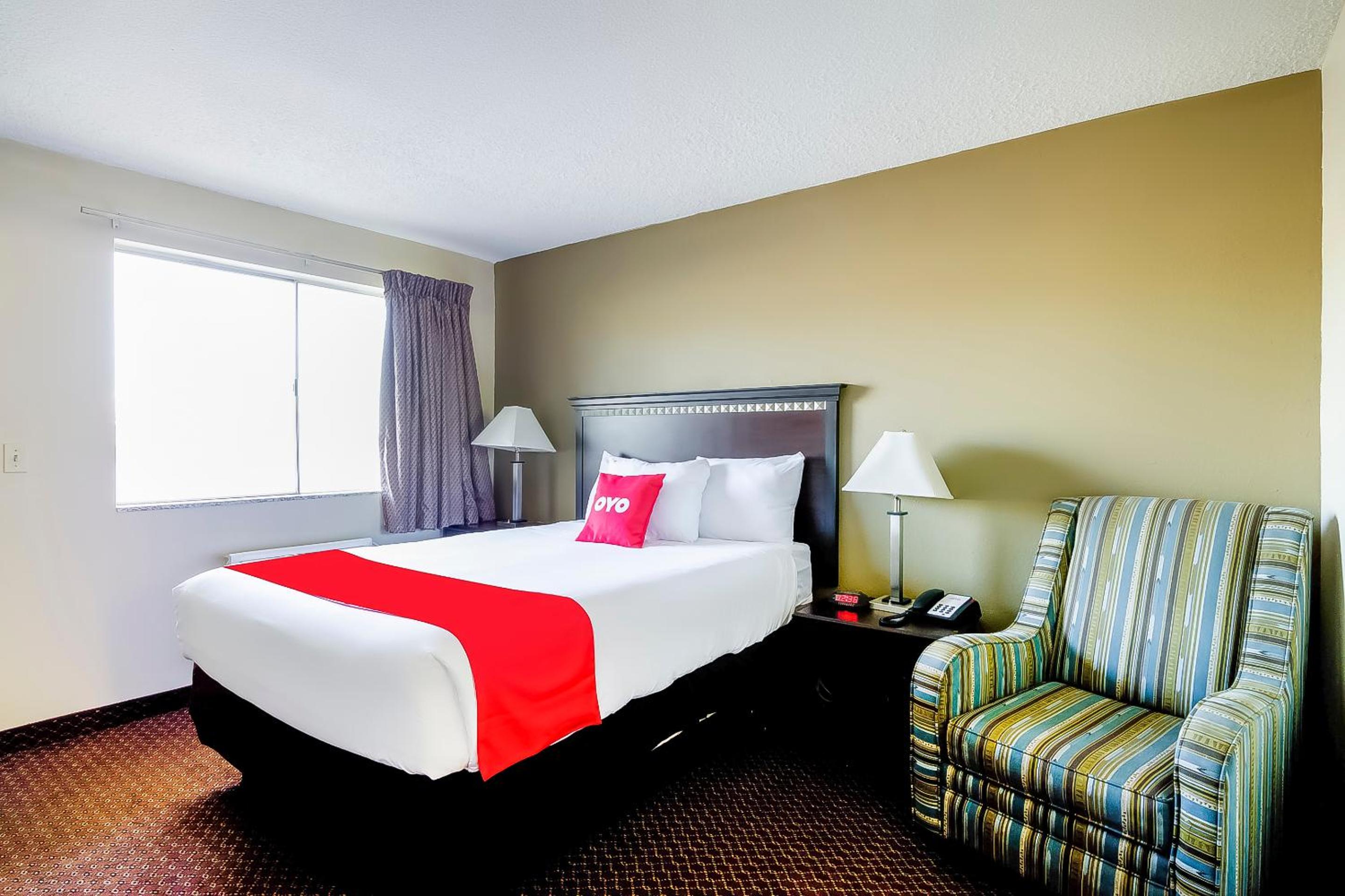 Queen Room - Photo 5
