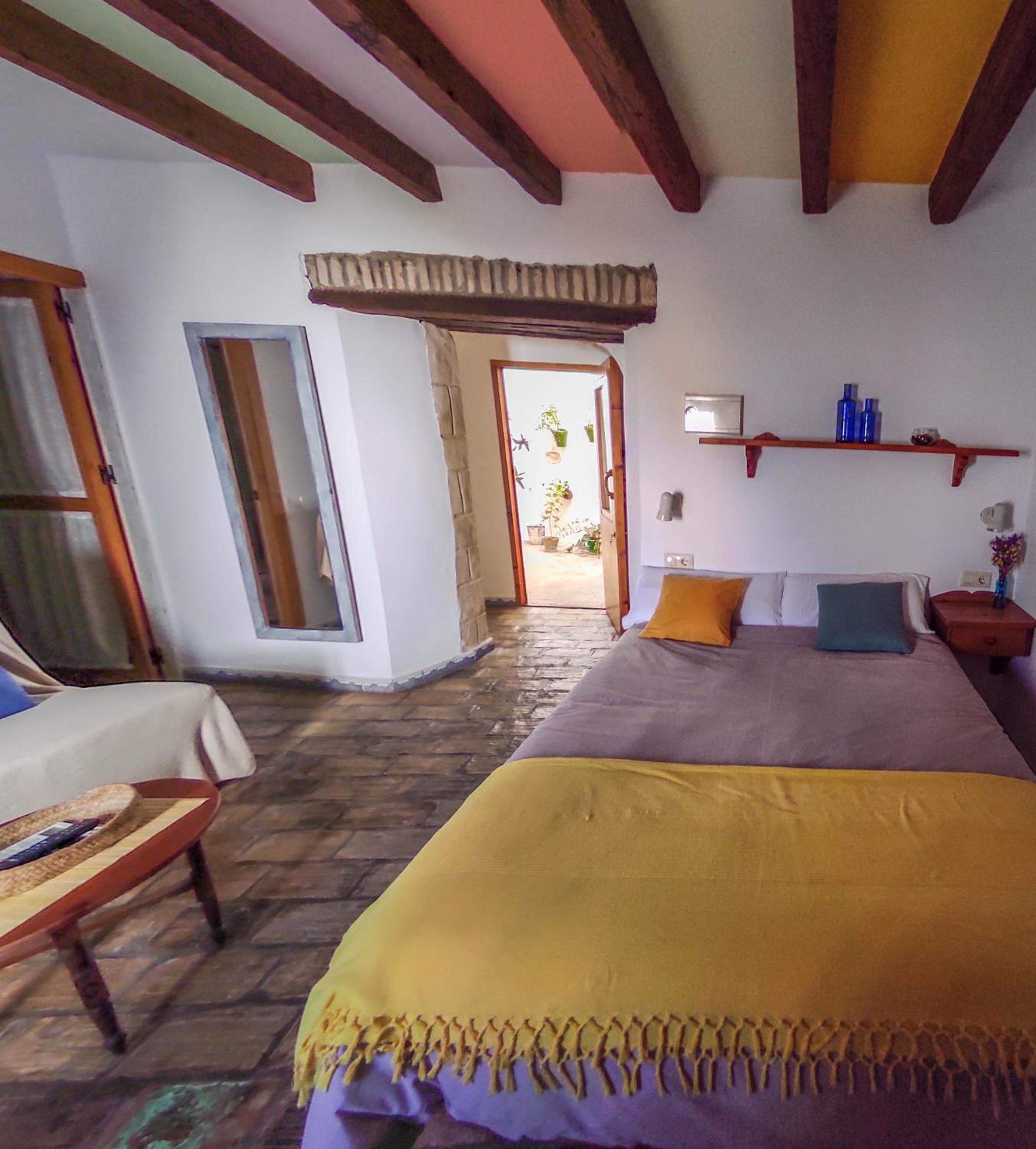 Deluxe Double Room - Photo 19