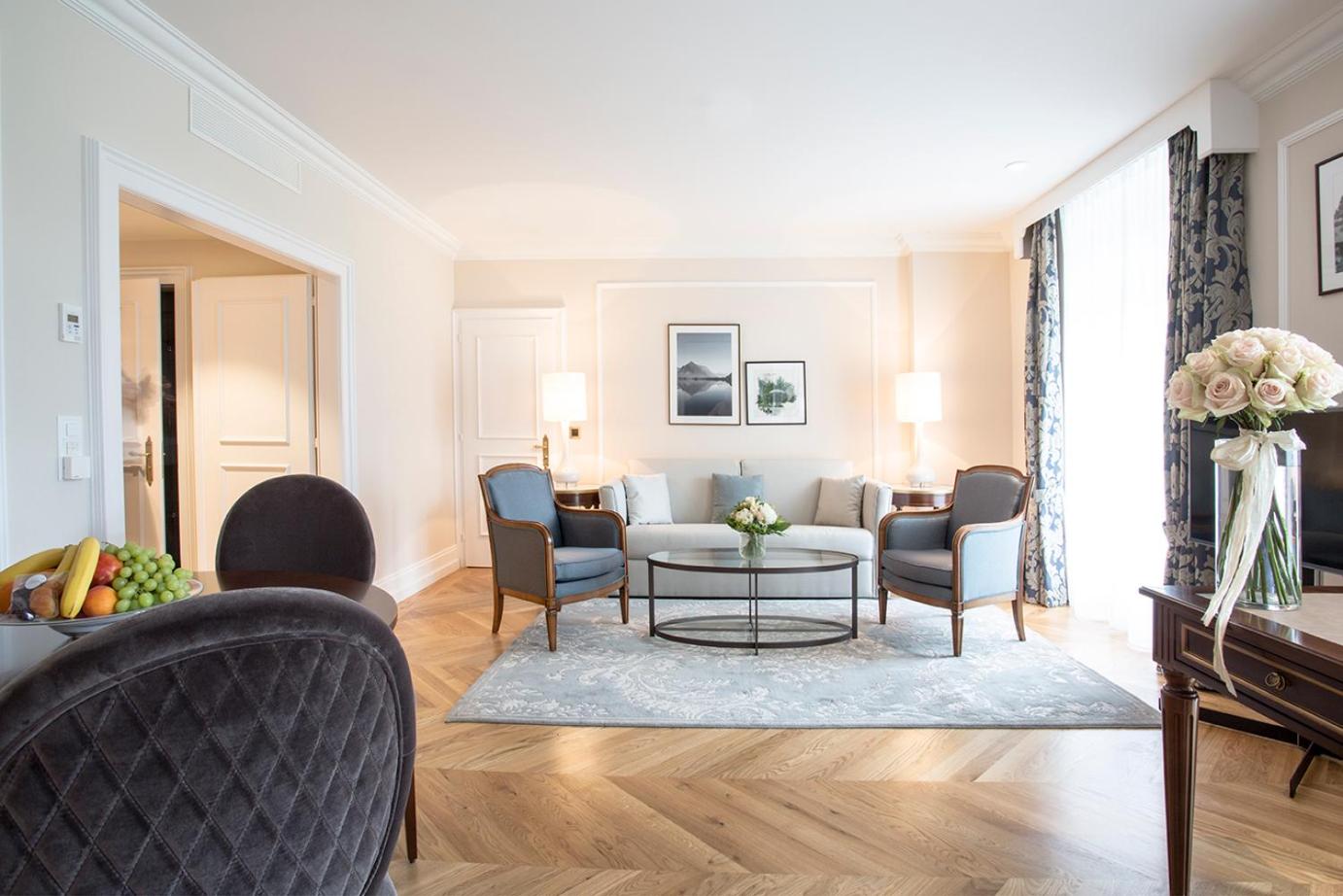 Premium Suite - Photo 2