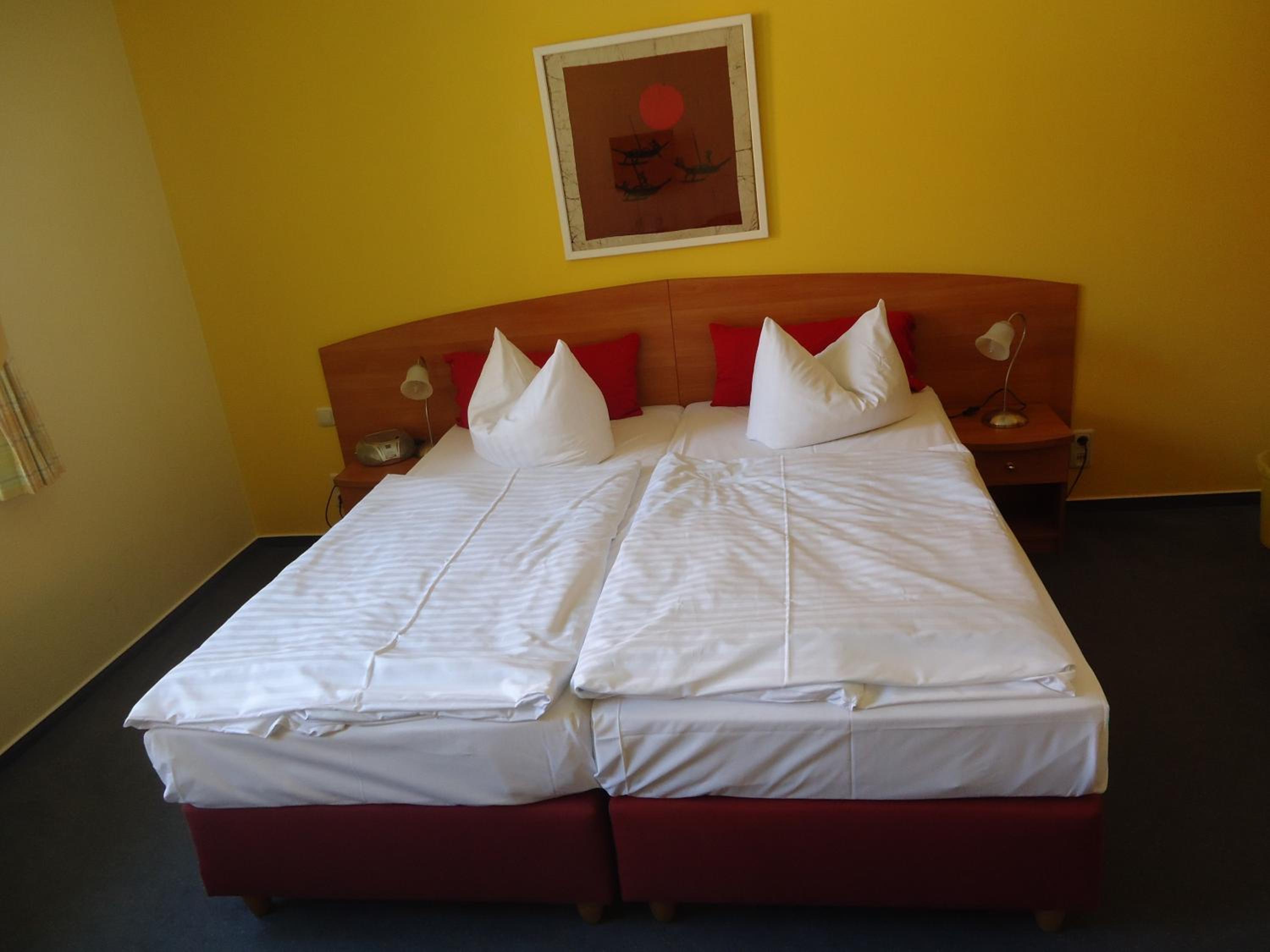 Double Room - Photo 8