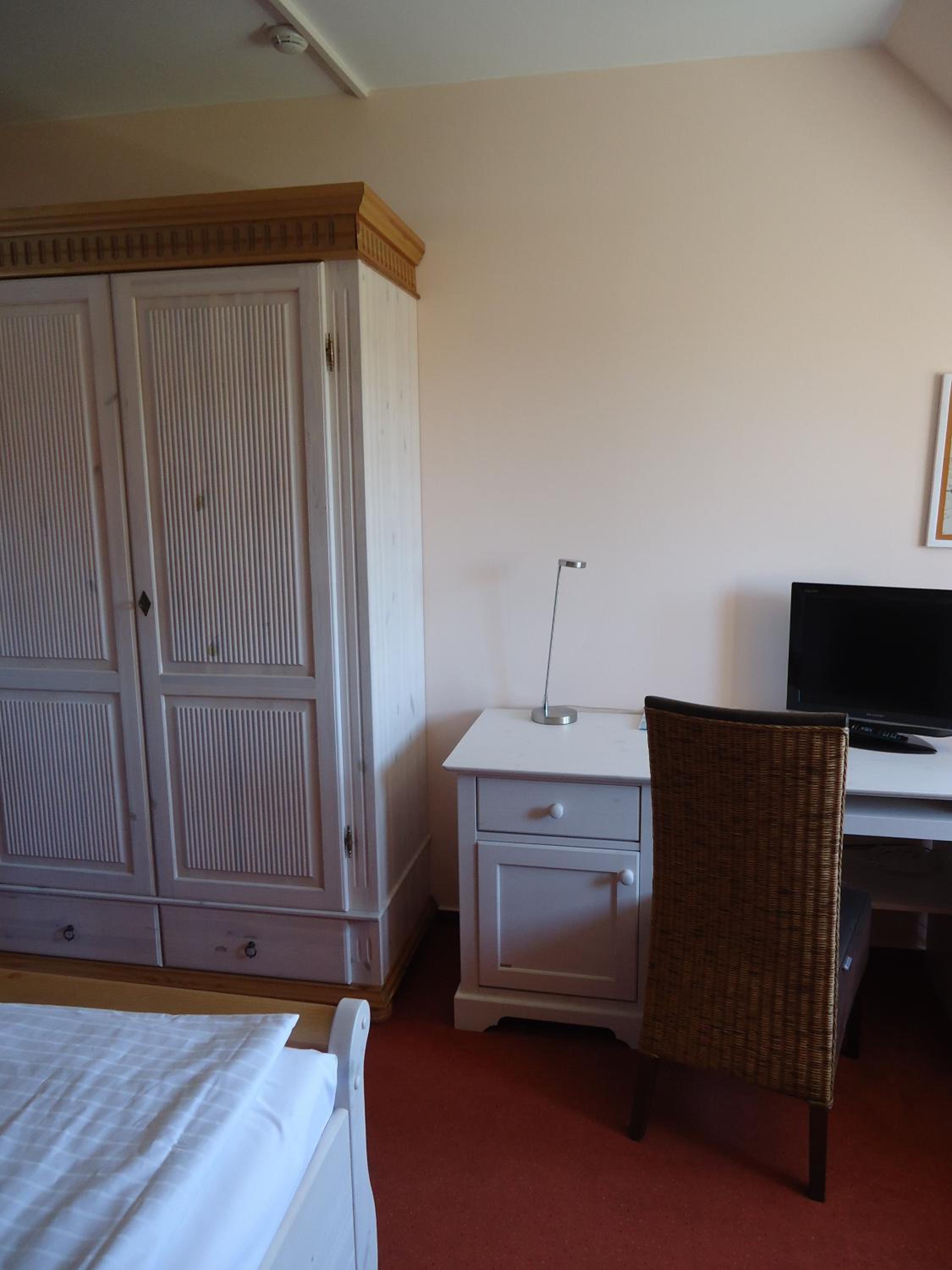 Double Room - Photo 6