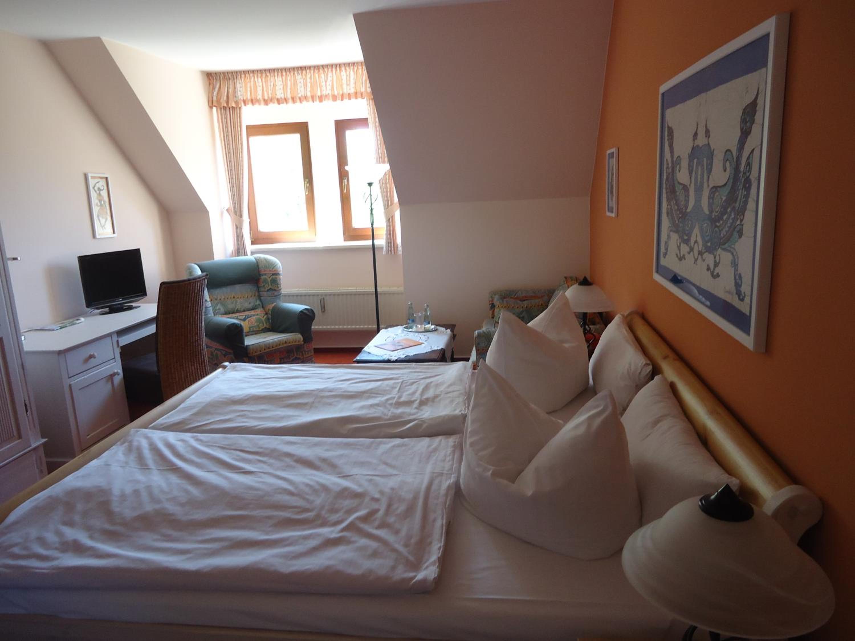 Double Room - Photo 7