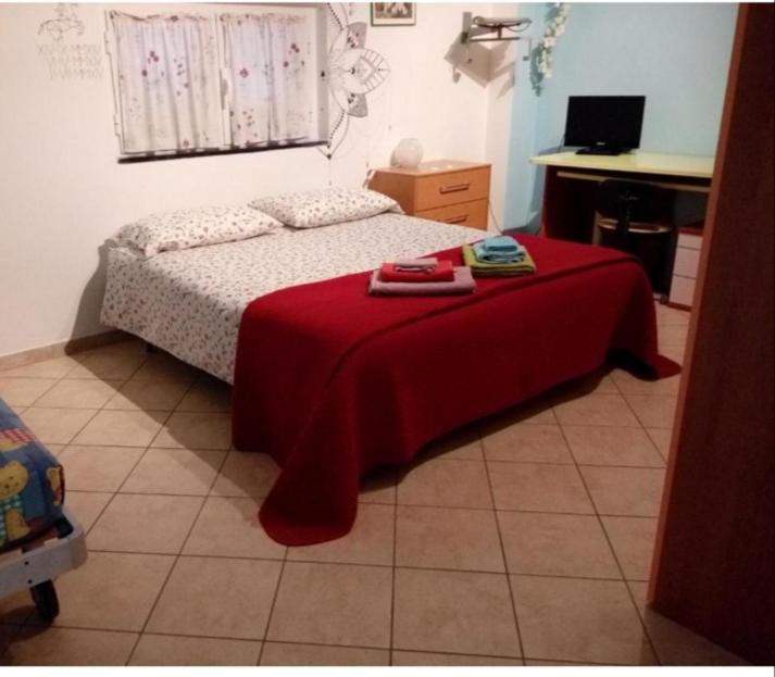 Five-Bedroom House photo 2