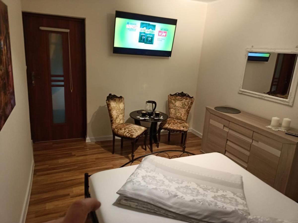 Double Room with Private Bathroom photo 2
