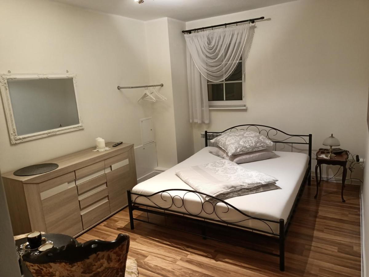 Double Room with Private Bathroom photo 1