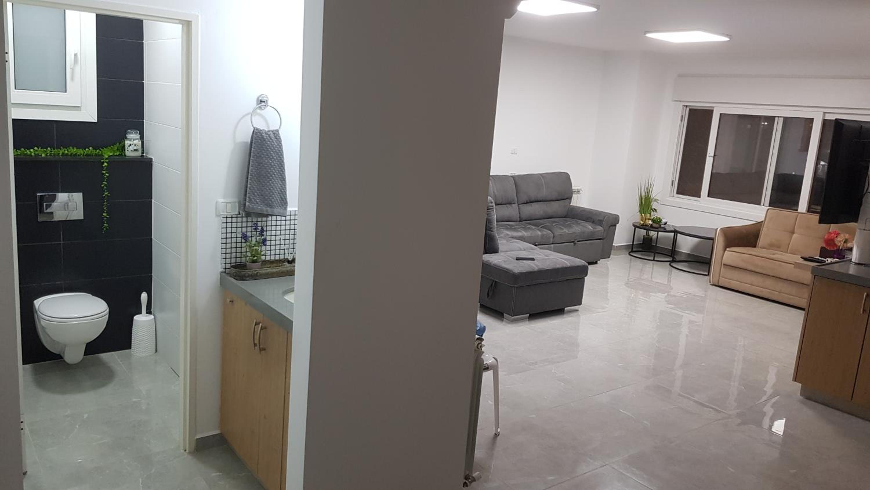Two-Bedroom House - Photo 1