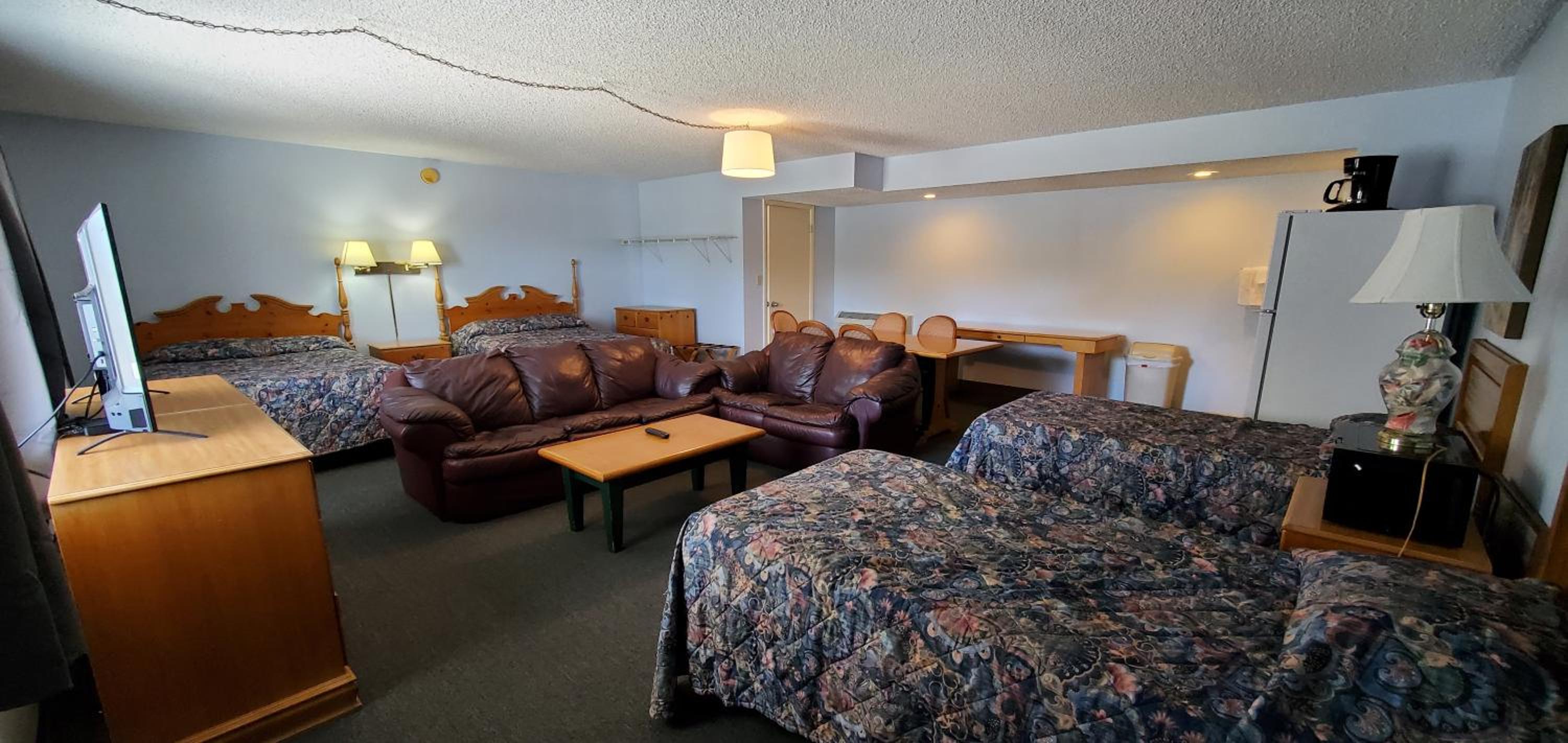 Family Room - Photo 5