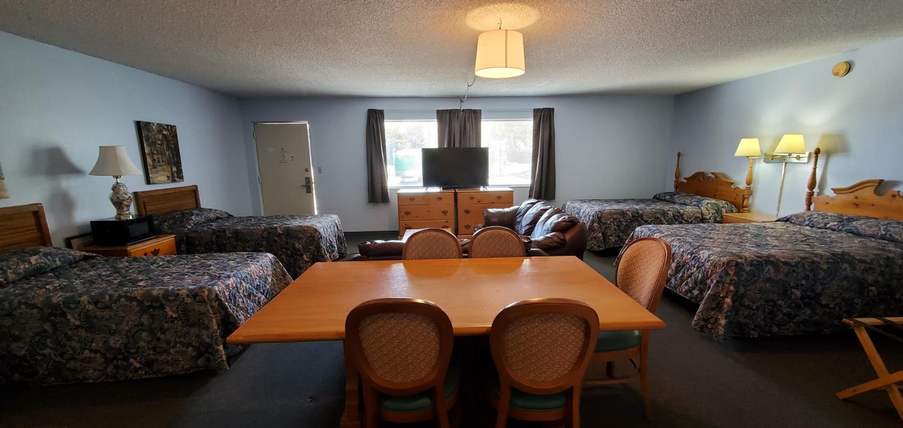 Family Room - Photo 1