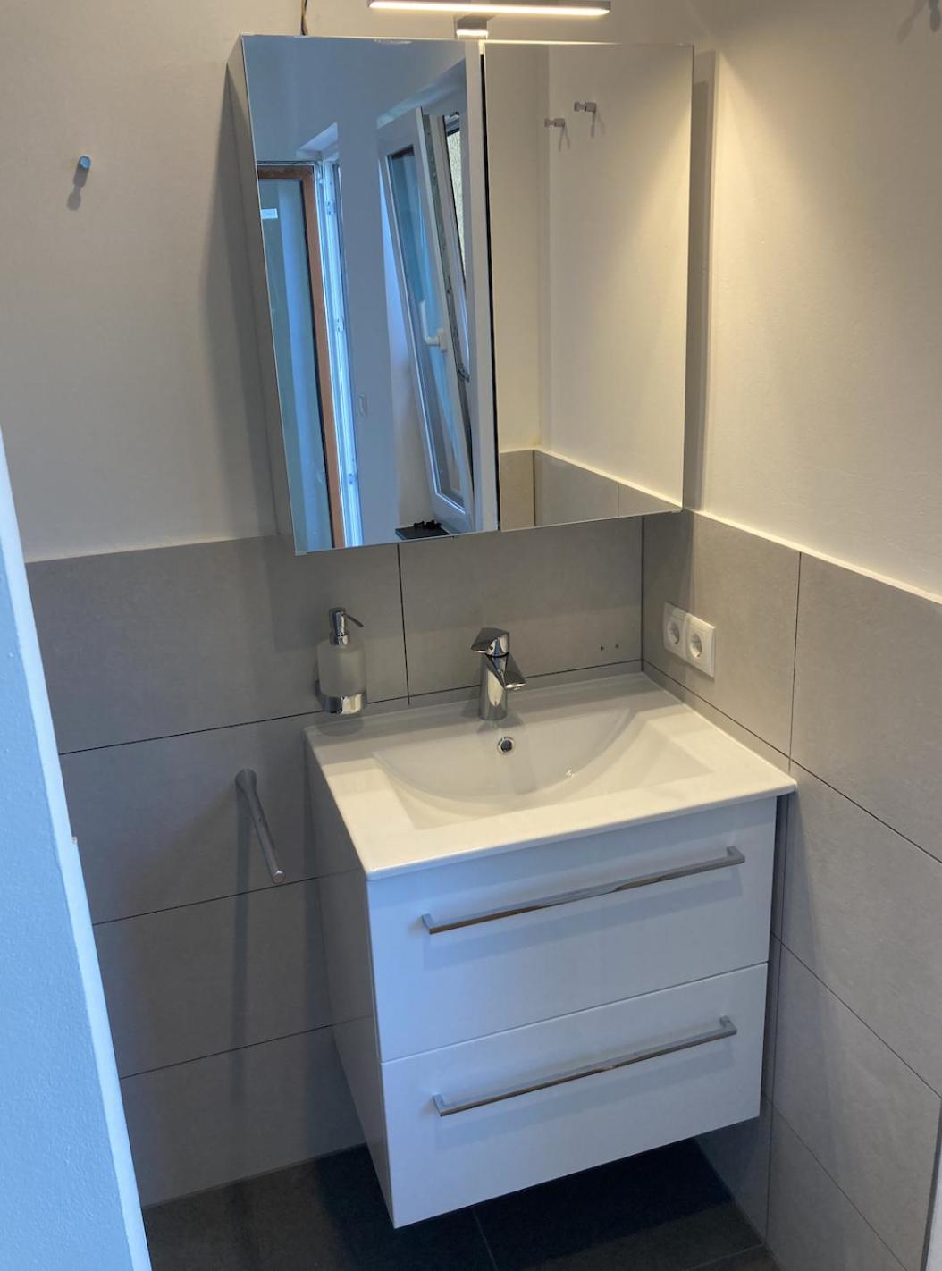 Double Room with Balcony - Photo 7