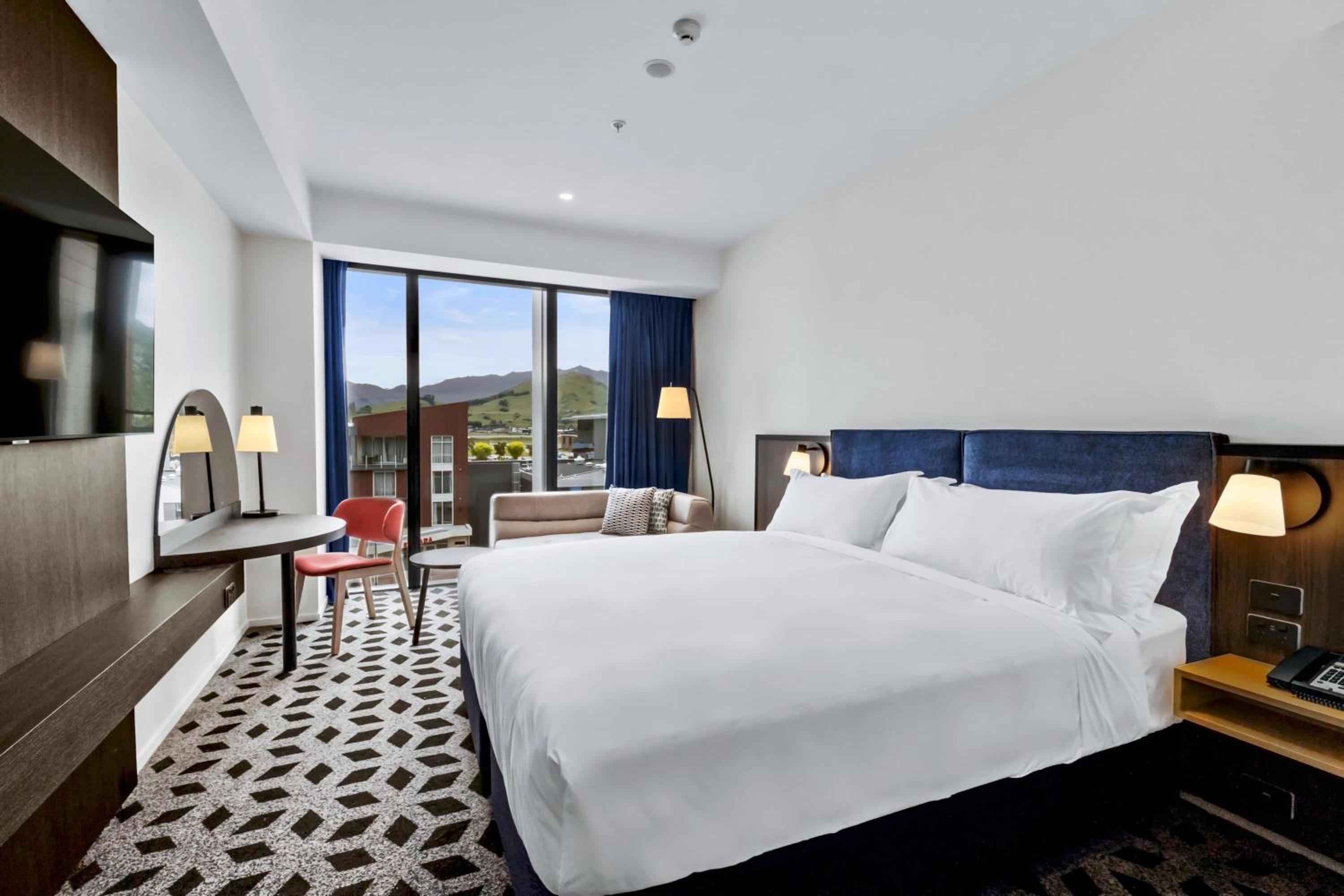 King Room with Mountain View - Photo 2
