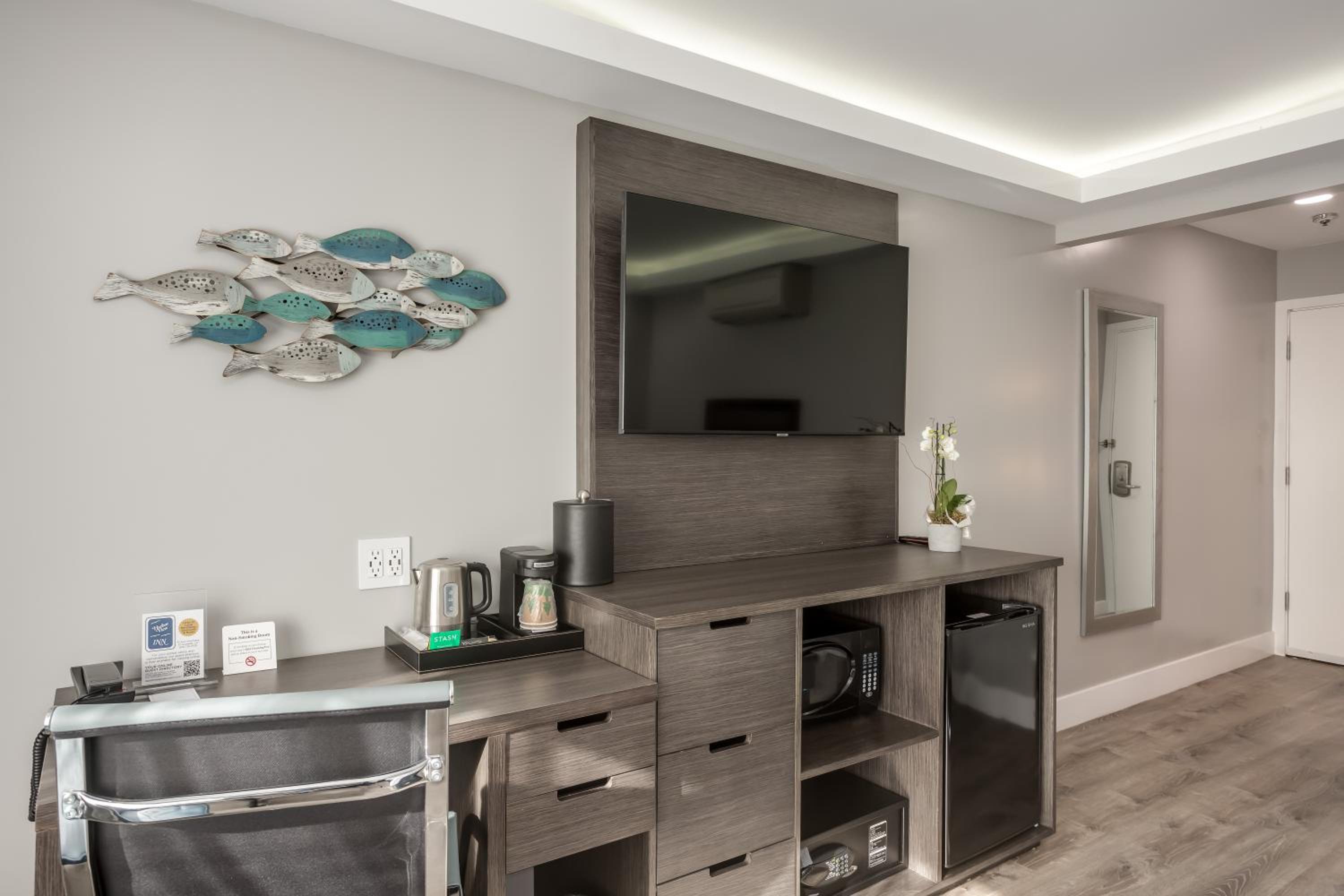 Deluxe Queen Room - Photo 1