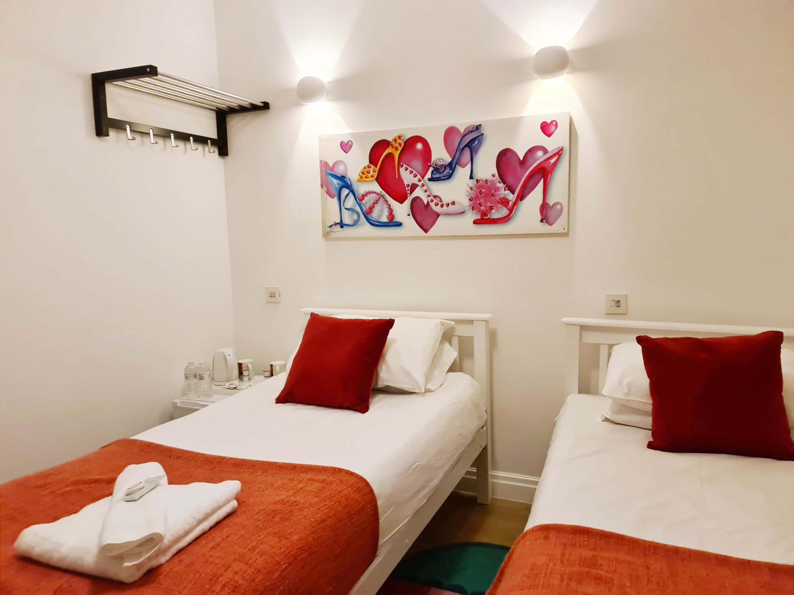 Deluxe Twin Room photo 2