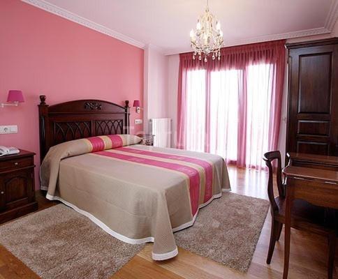 Double Room with Spa Bath photo 2