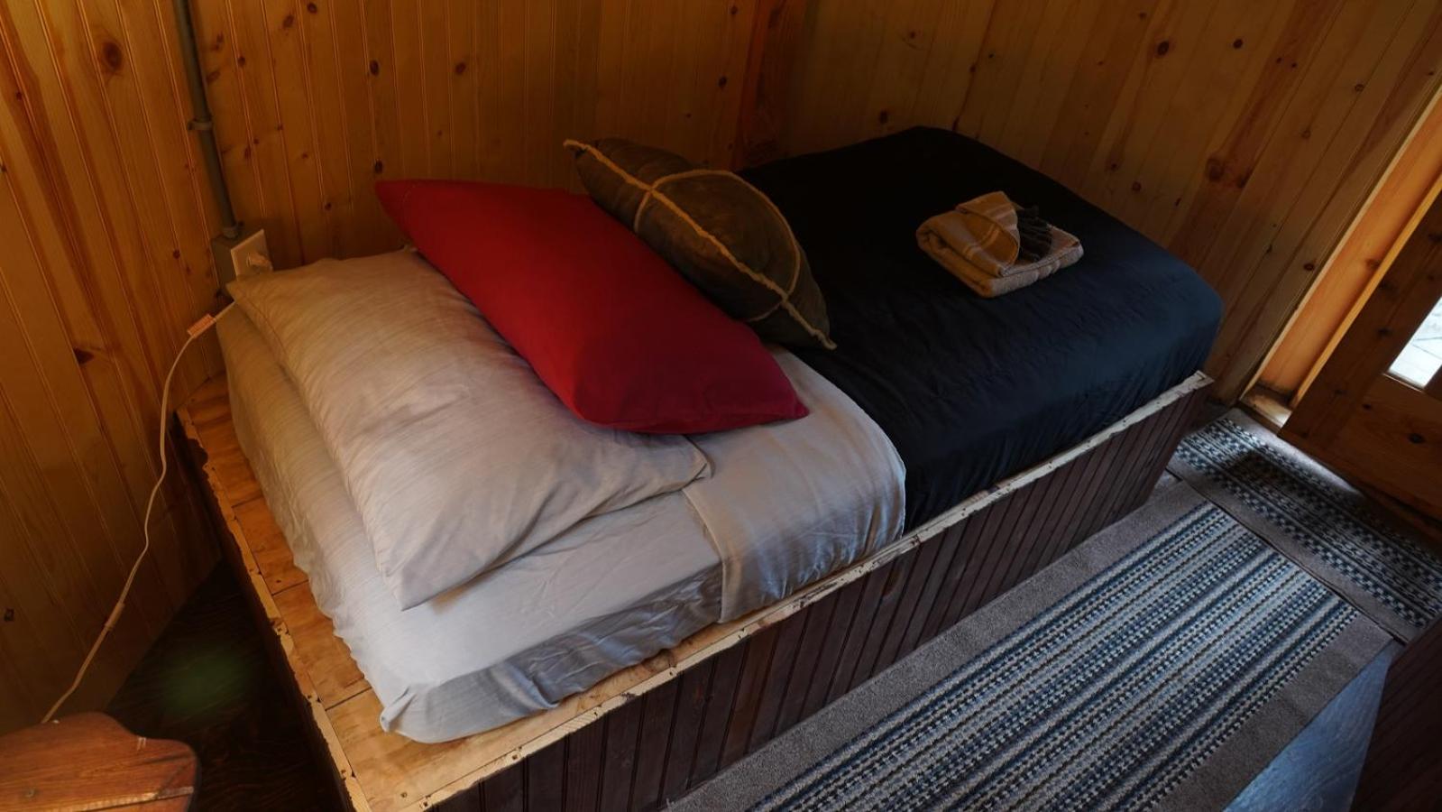  Bunk Yurt at Yurt Village-Salmon Shack with Shared Bathroom photo 2
