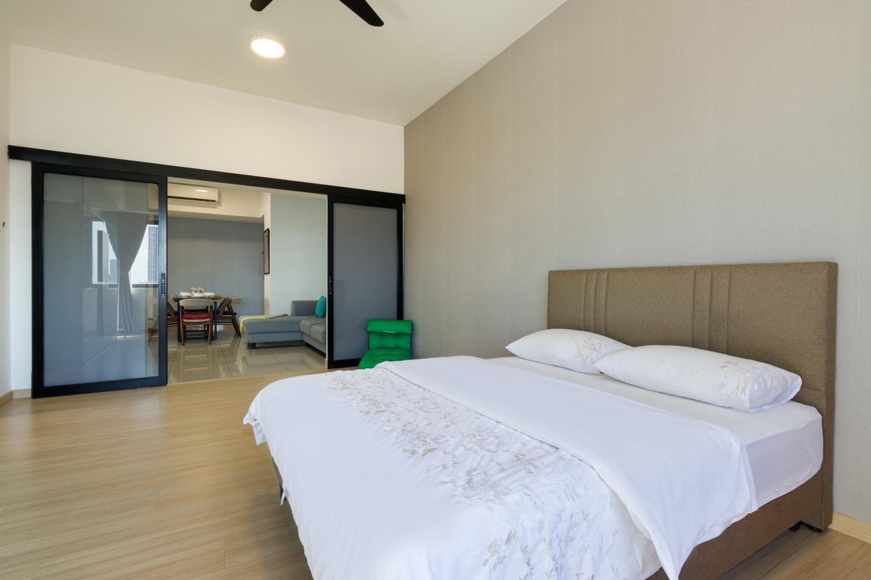 One-Bedroom Apartment photo 2