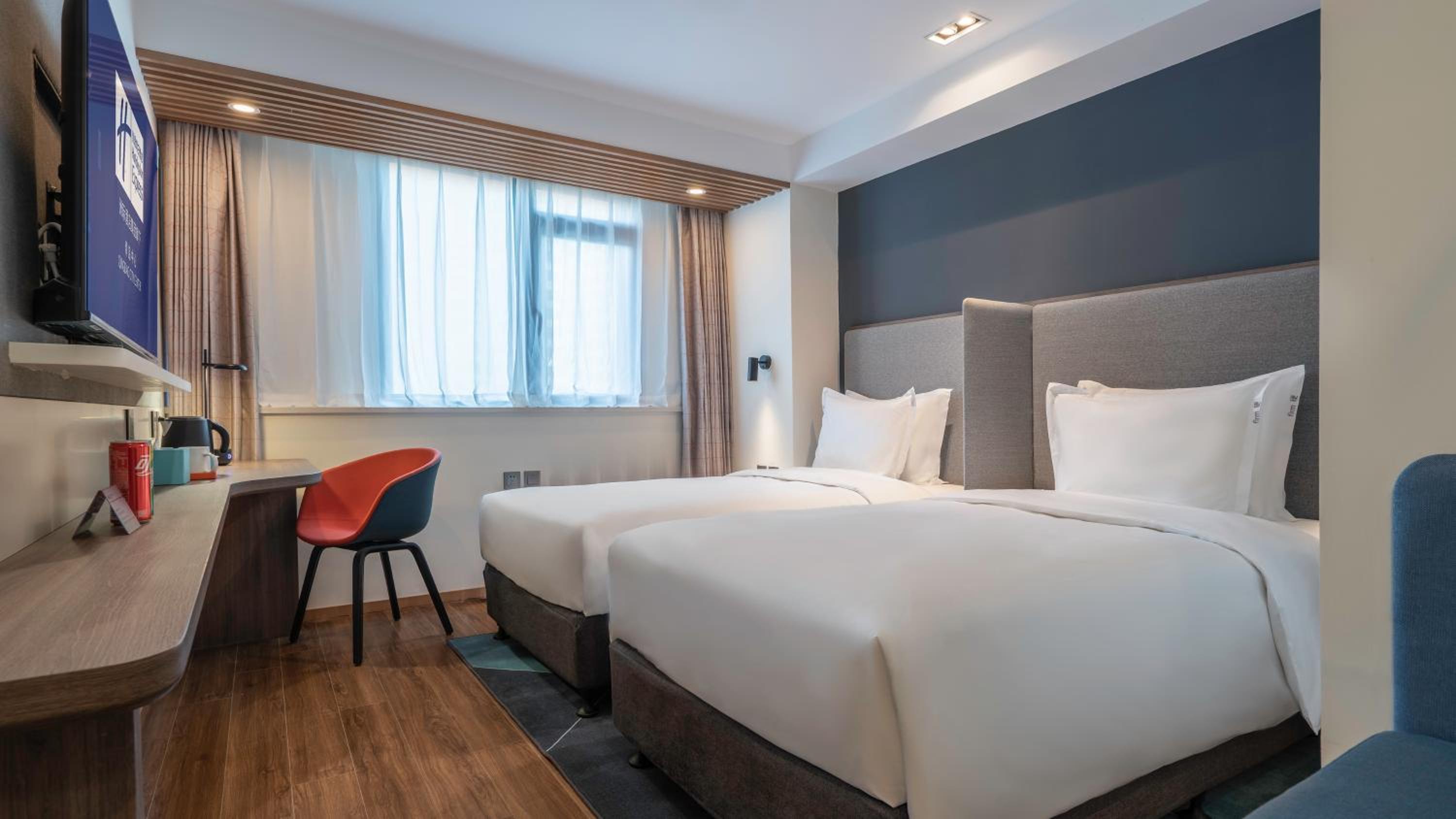 Standard Twin Room - Photo 1