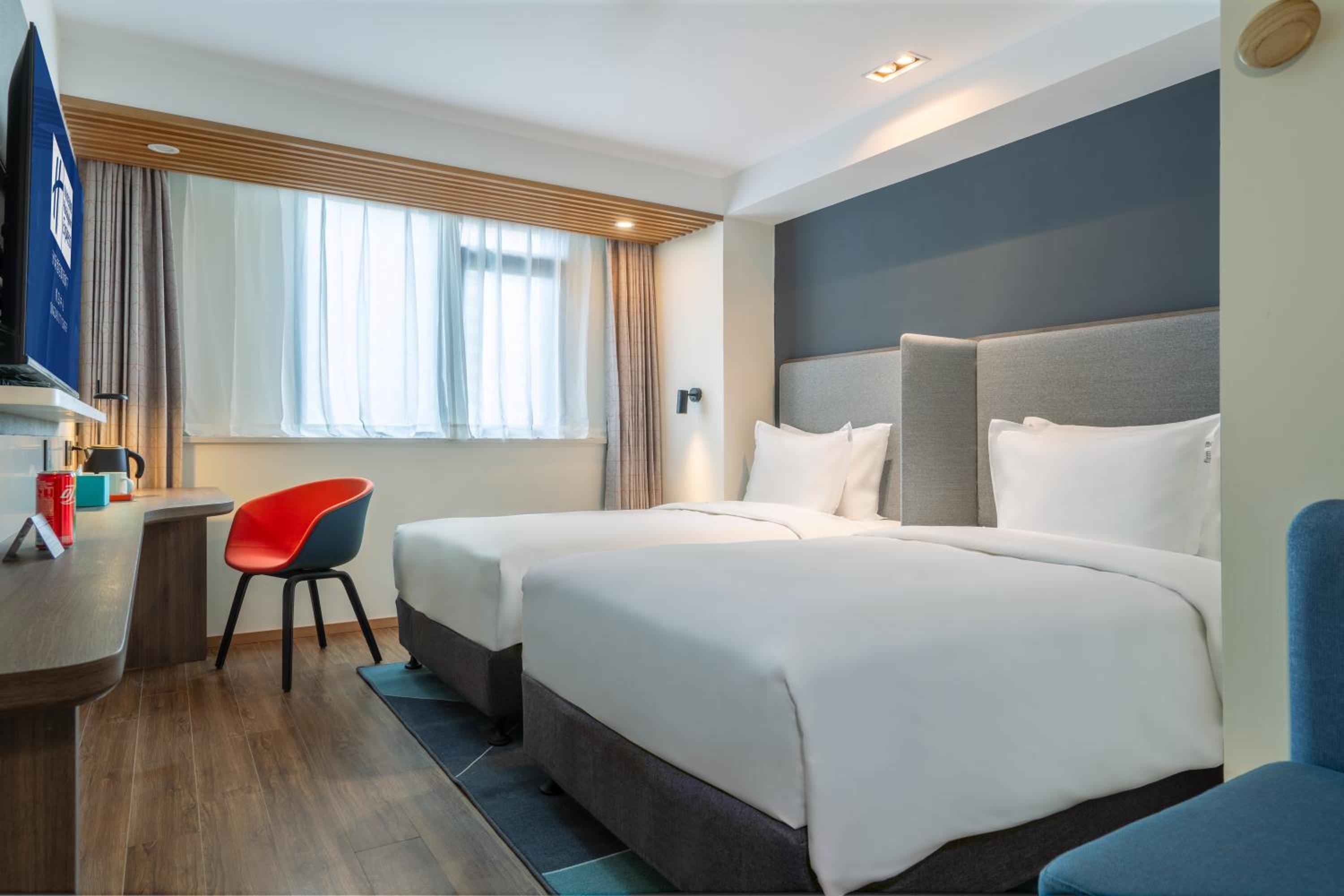 Standard Twin Room - Photo 3