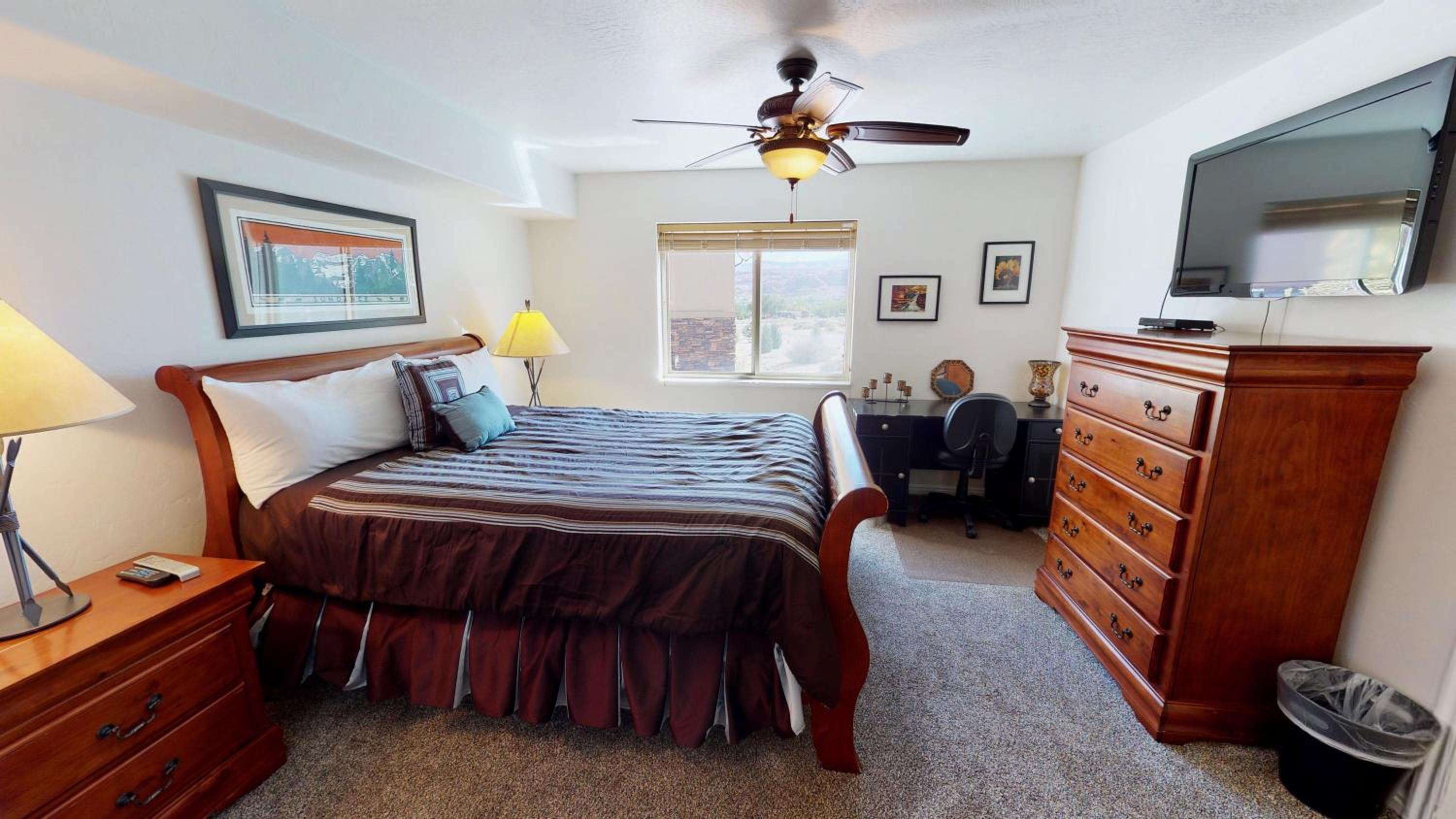 Three-Bedroom Apartment photo 3