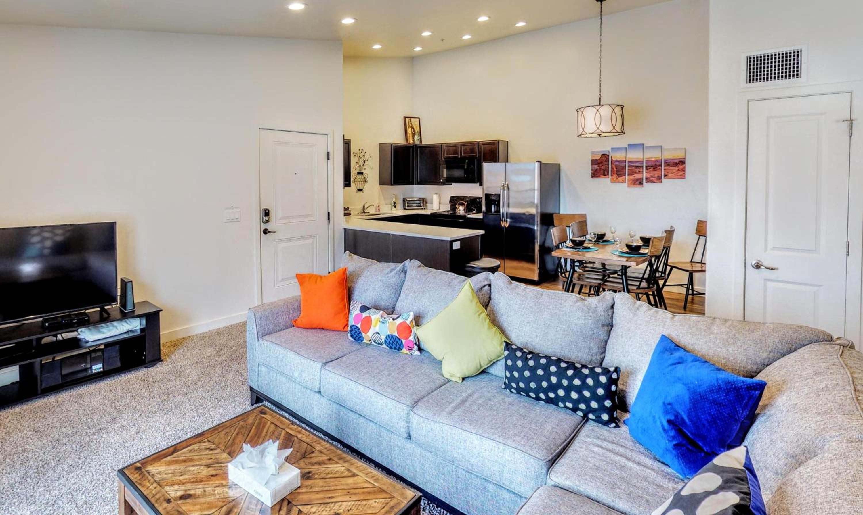 Three-Bedroom Apartment photo 2