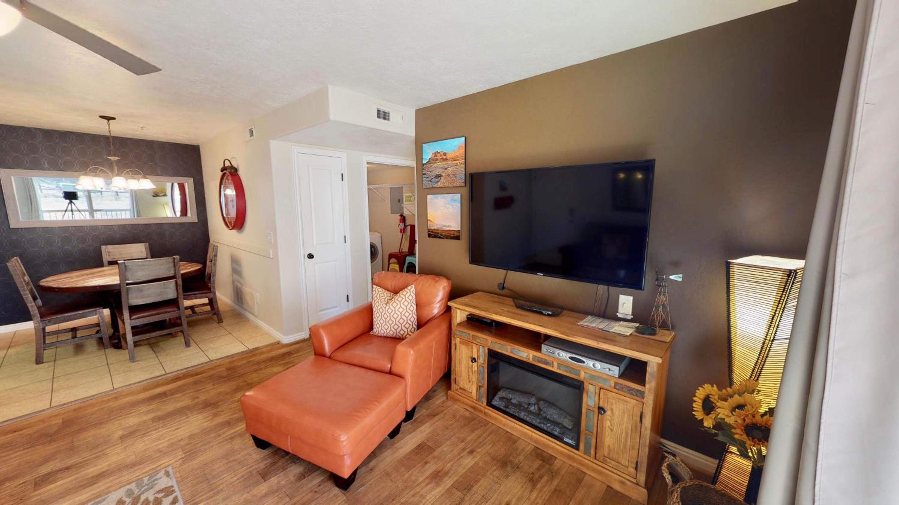 Three-Bedroom Apartment photo 2