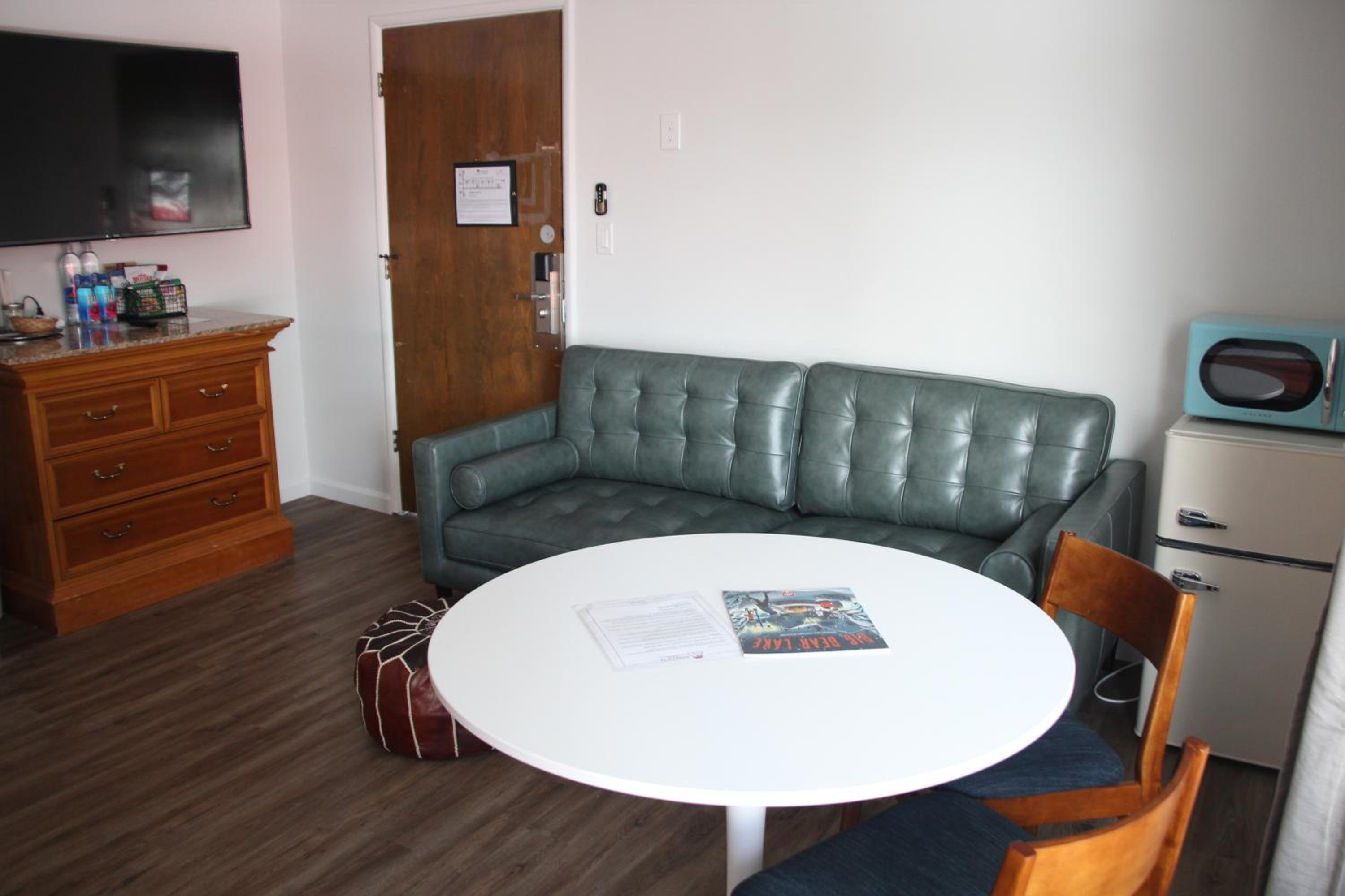 Superior King Suite - Photo 6
