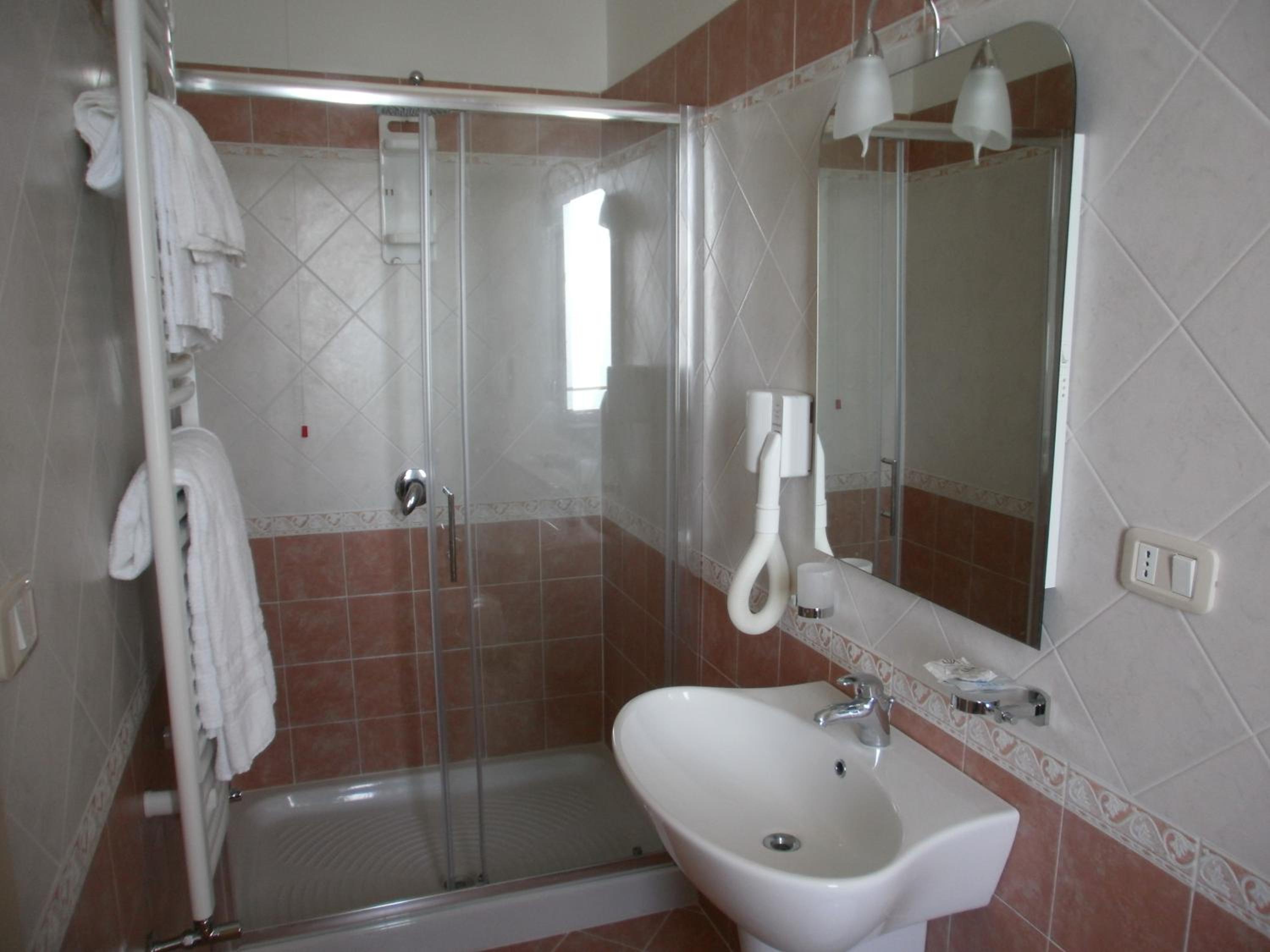 Double Room with Balcony and Sea View photo 3