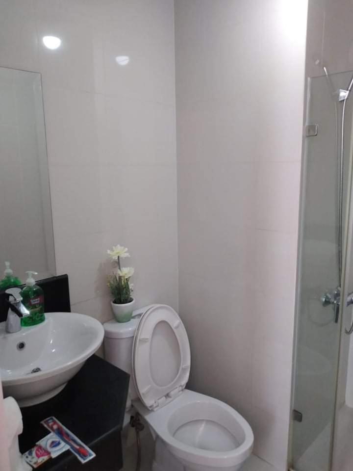 One-Bedroom Apartment - Photo 12