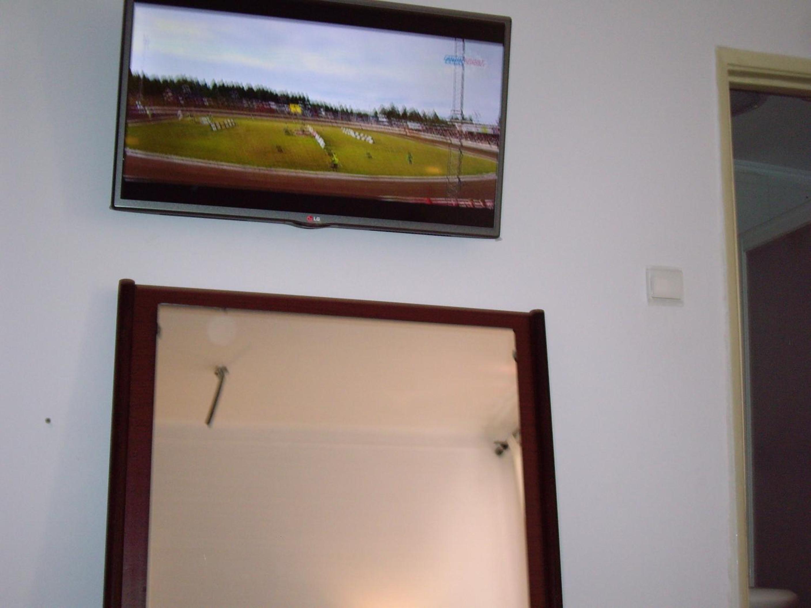 Double Room with Private Bathroom - Photo 2