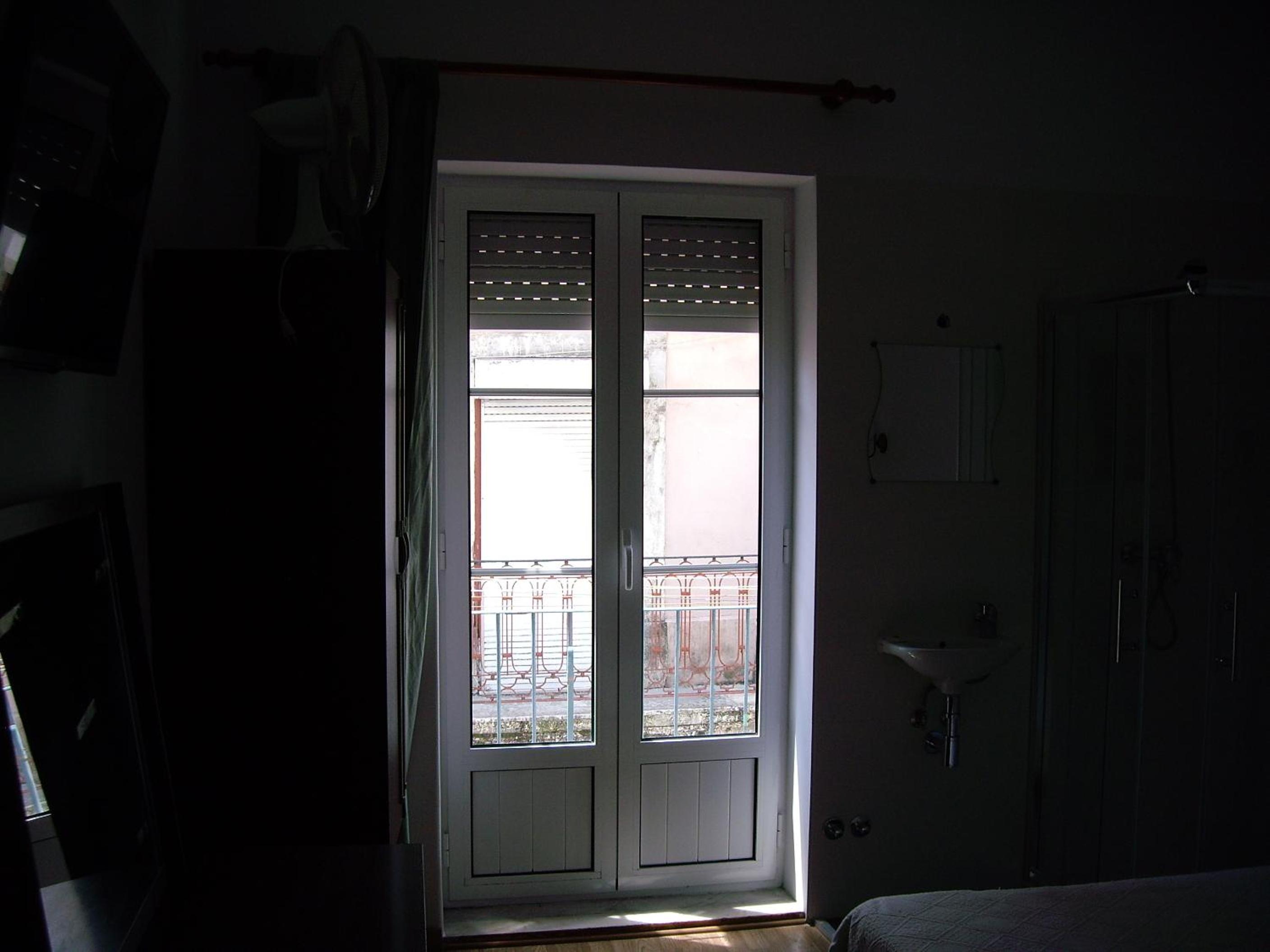 Single Room with Shared Shower and Toilet photo 2