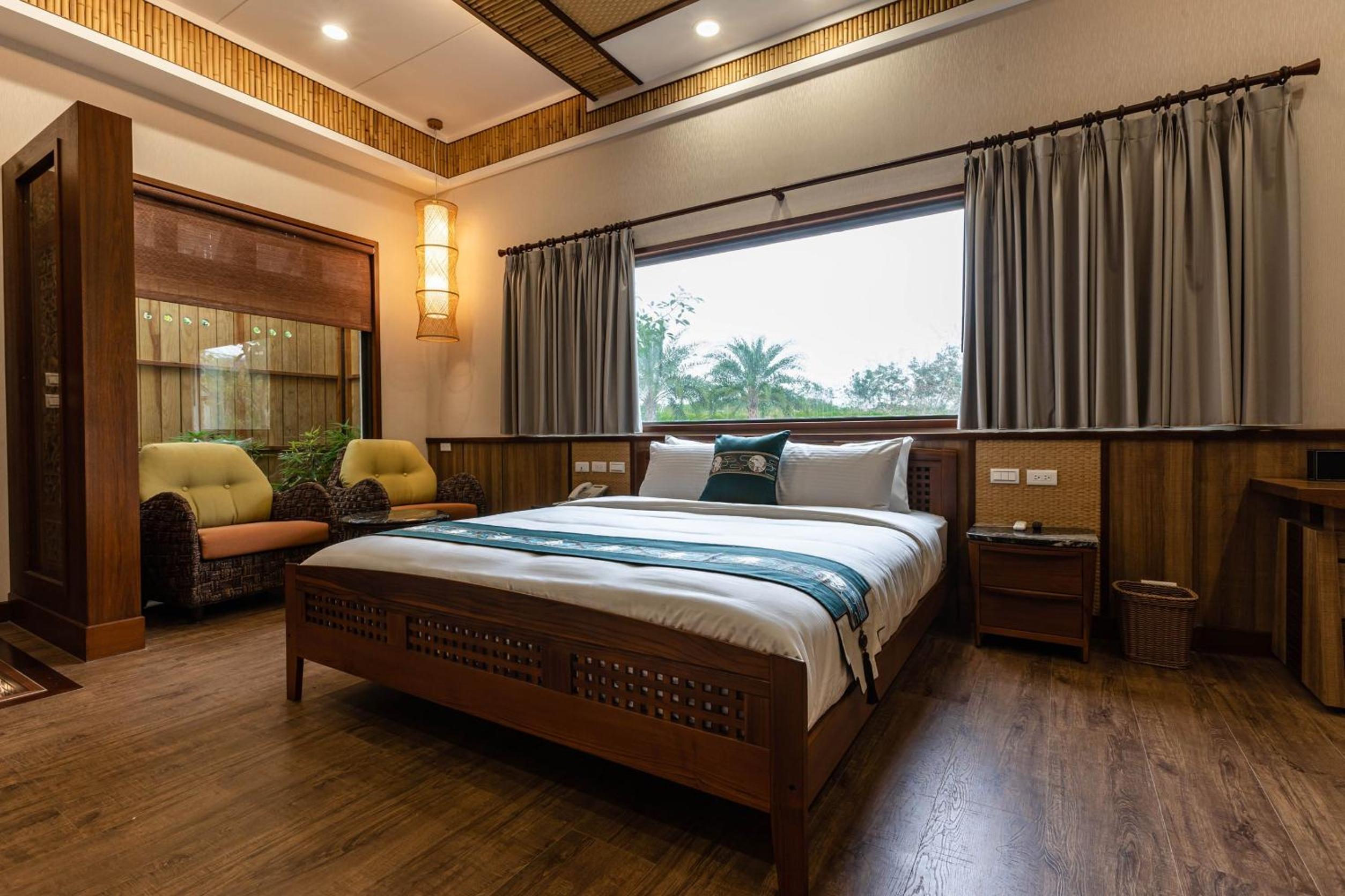 Deluxe Double Room with Bath photo 2