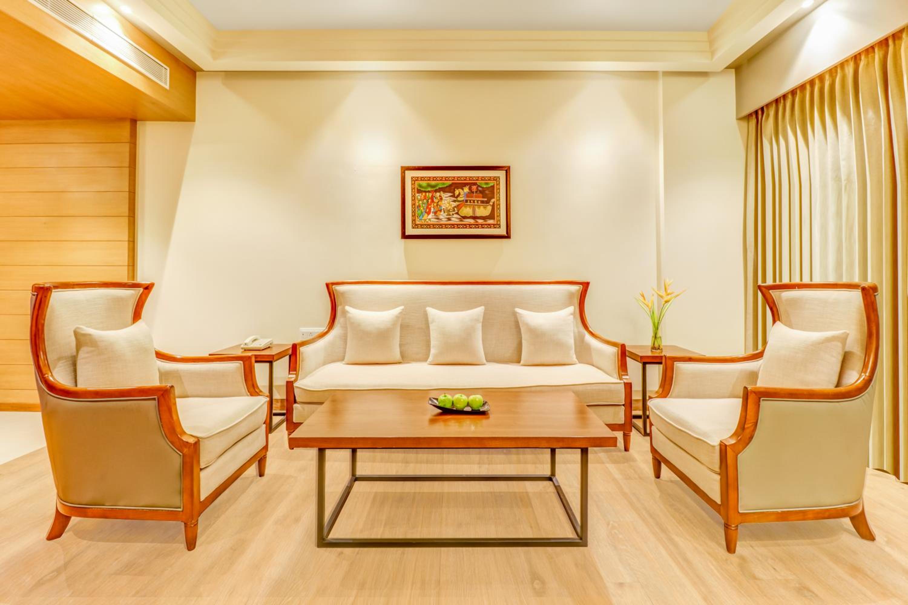 Studio Suite - Photo 6