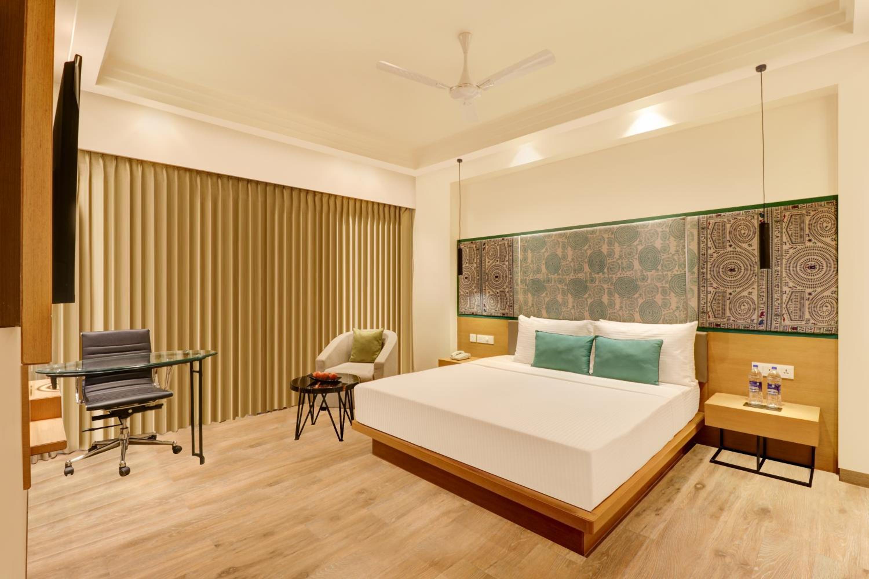 Studio Suite - Photo 8