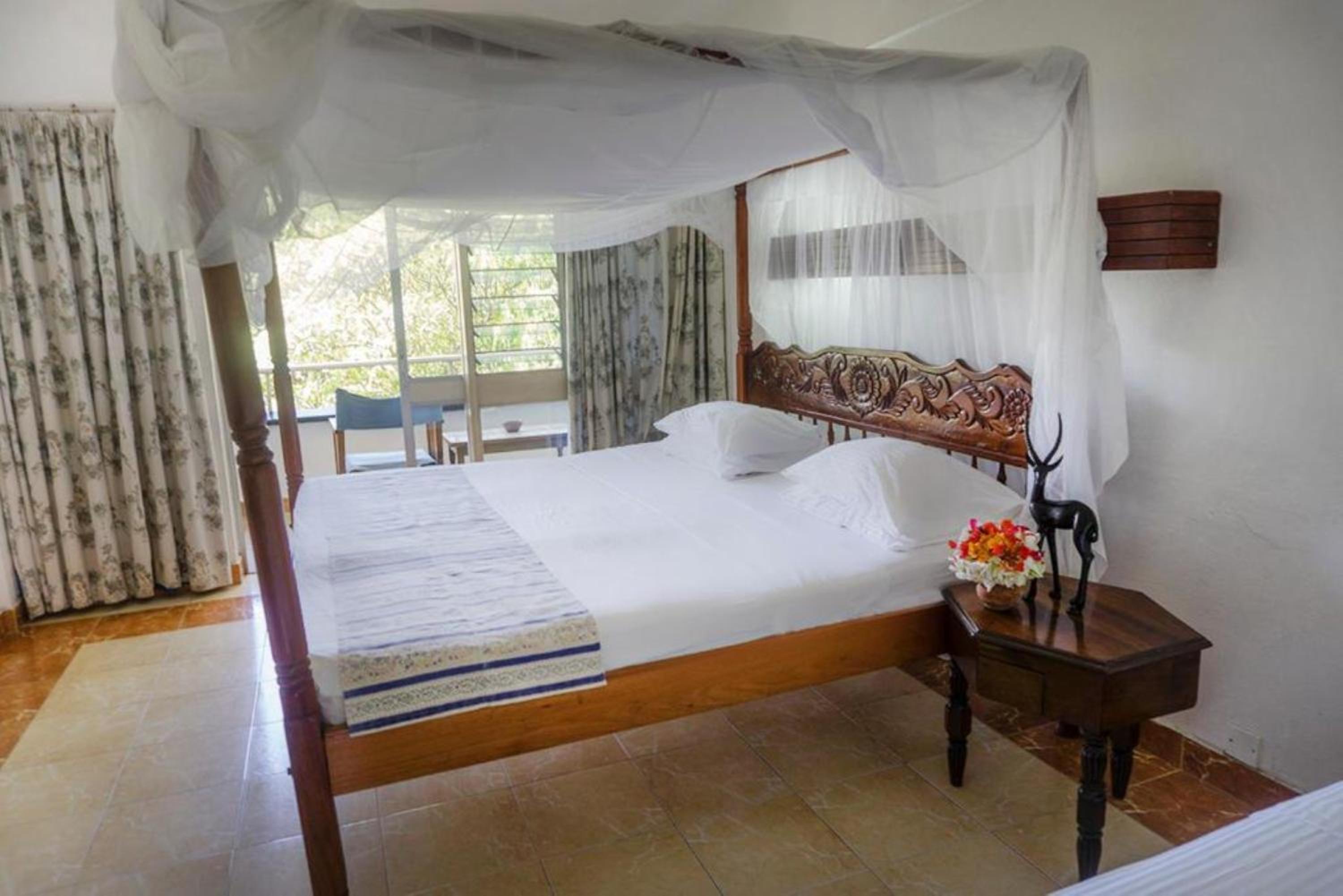 Double Room with Garden View - Photo 3