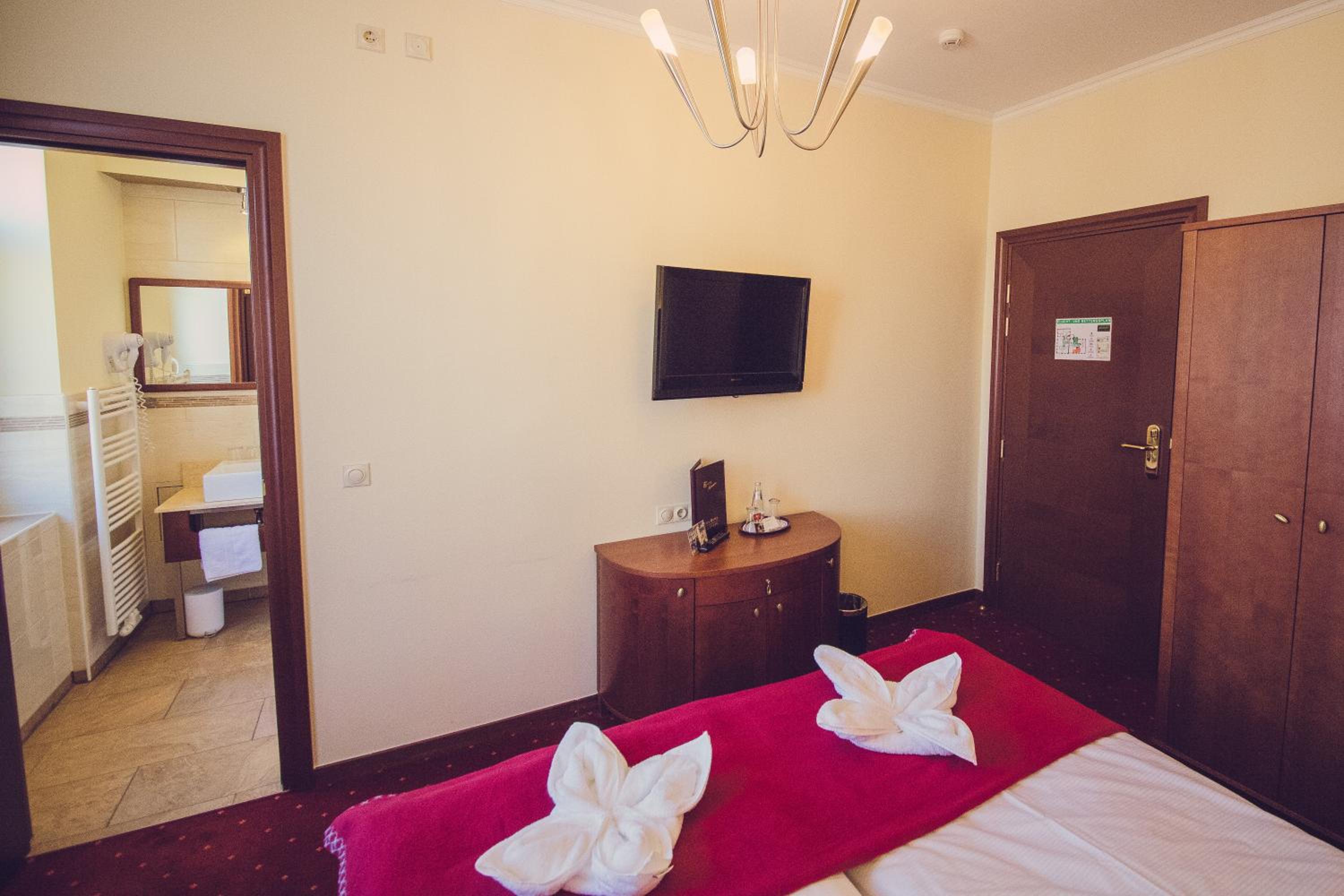 Business Double Room - Photo 4