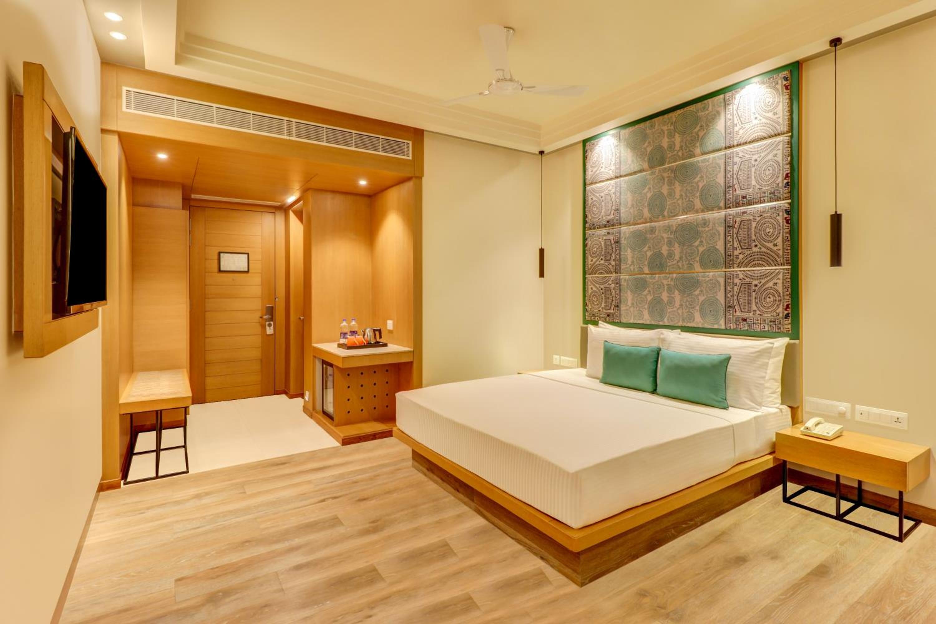 Deluxe Twin Room - Photo 9