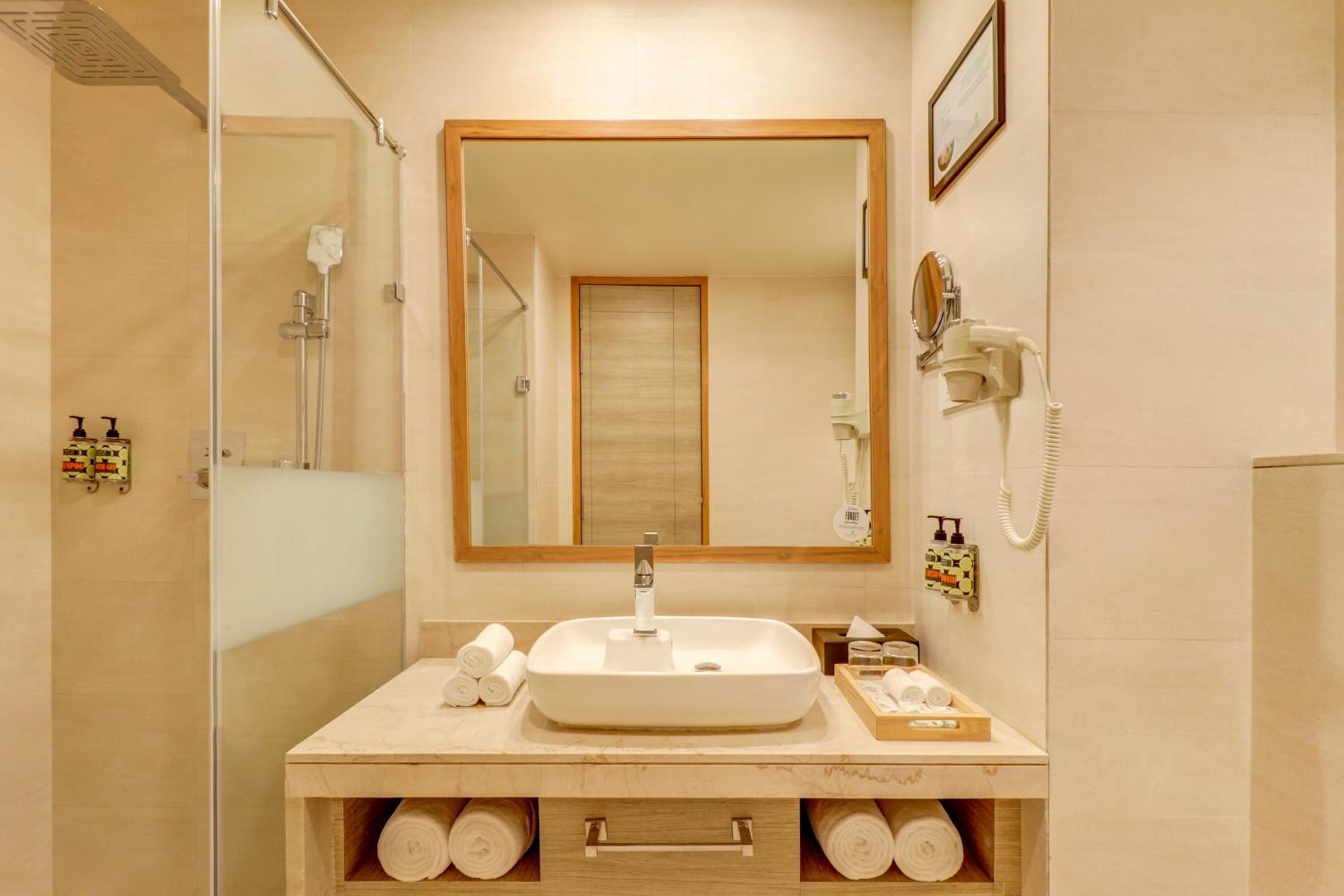 Deluxe Twin Room - Photo 11