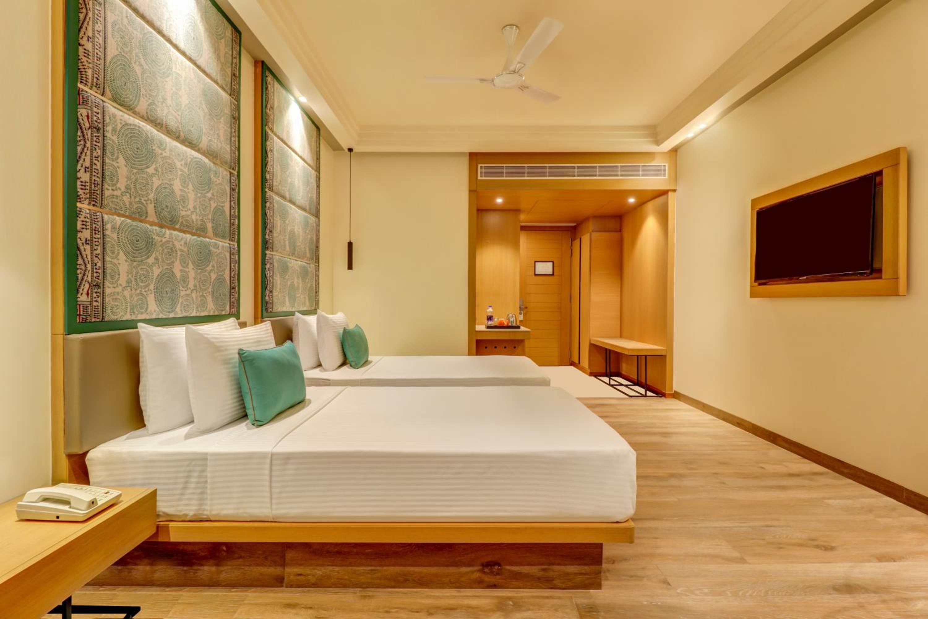 Deluxe Twin Room - Photo 2