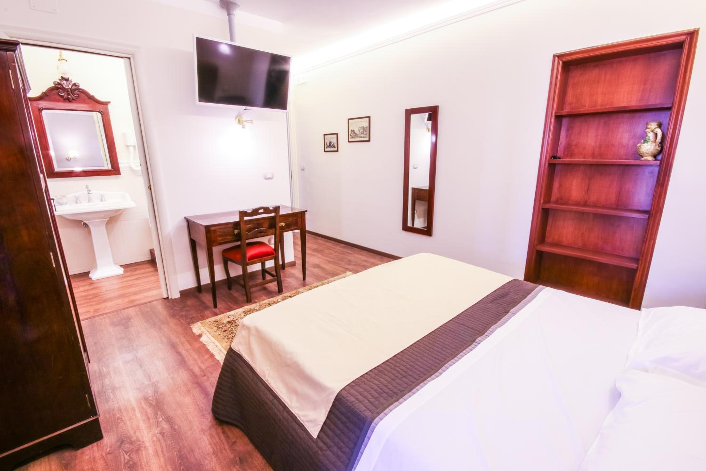 Suite with Terrace - Photo 1