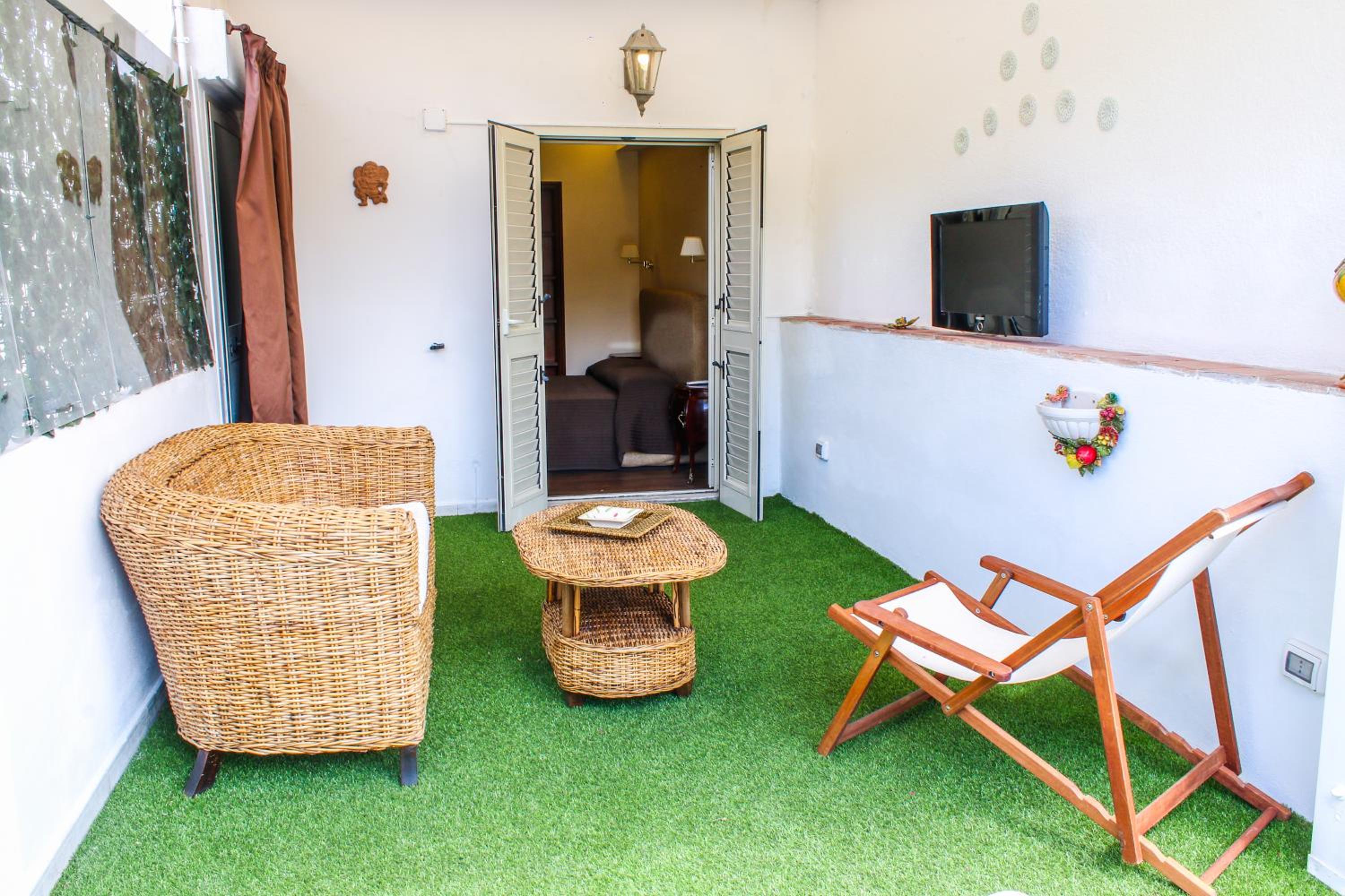 Suite with Terrace - Photo 2