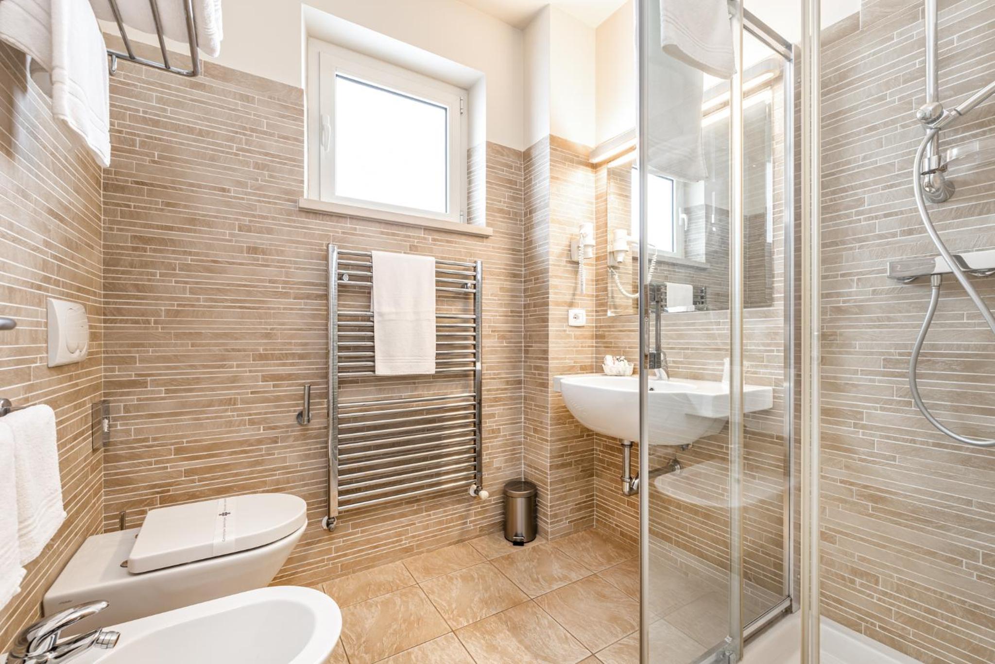 Double or Twin Room - Photo 2