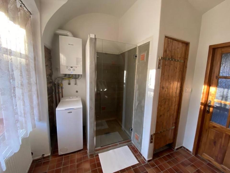 One-Bedroom Apartment - Photo 6